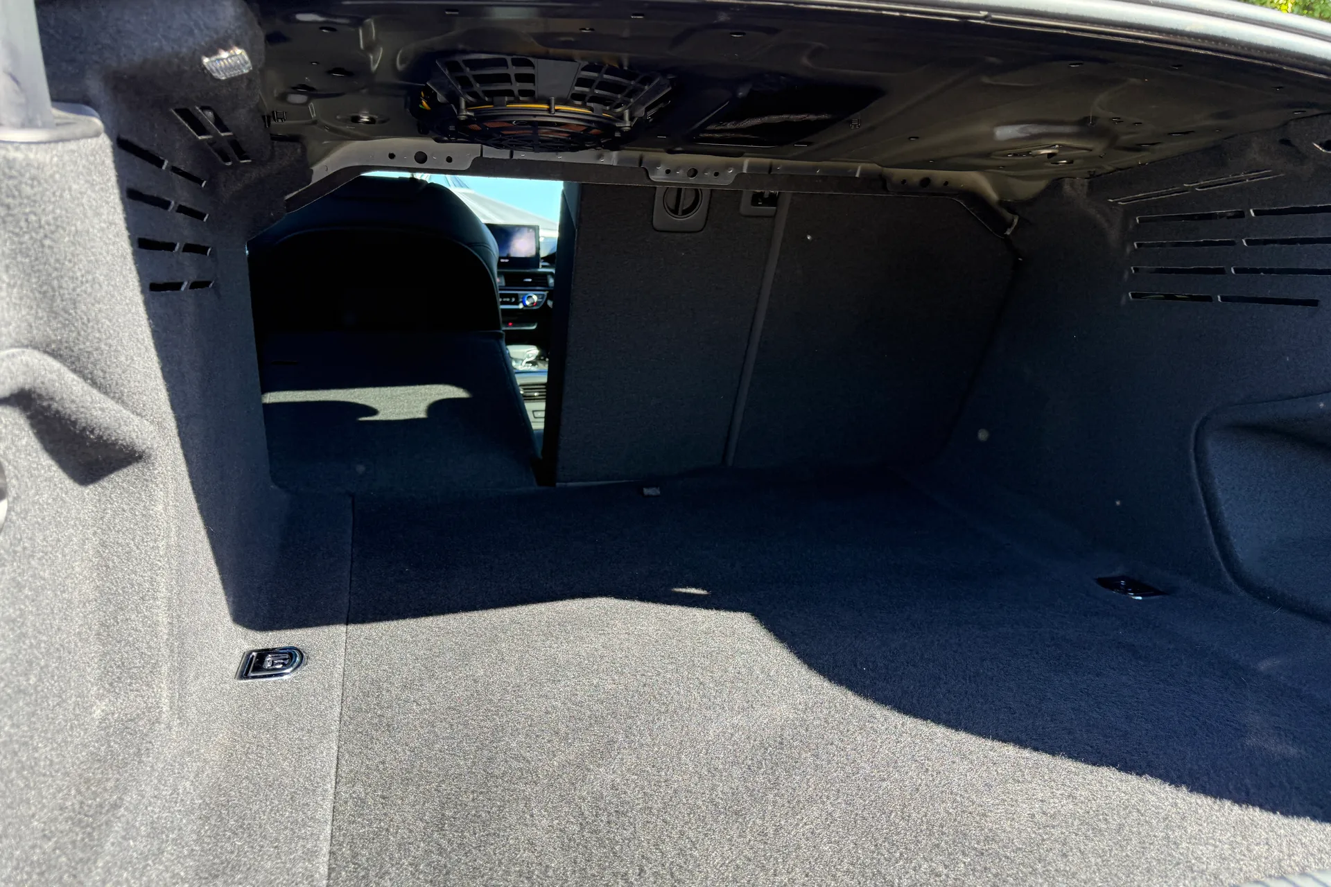 Audi A4 thumbnail image number 36