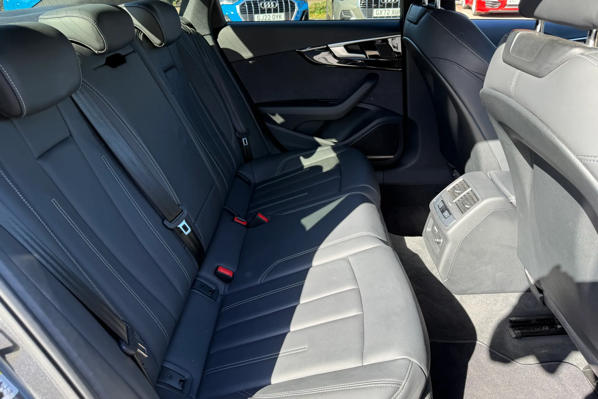 Audi A4 thumbnail image number 45