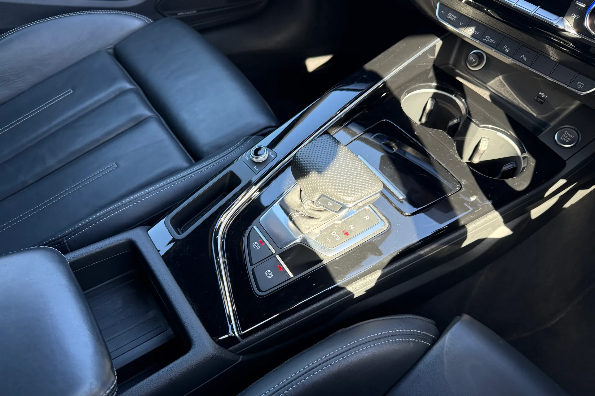 Audi A4 thumbnail image number 40