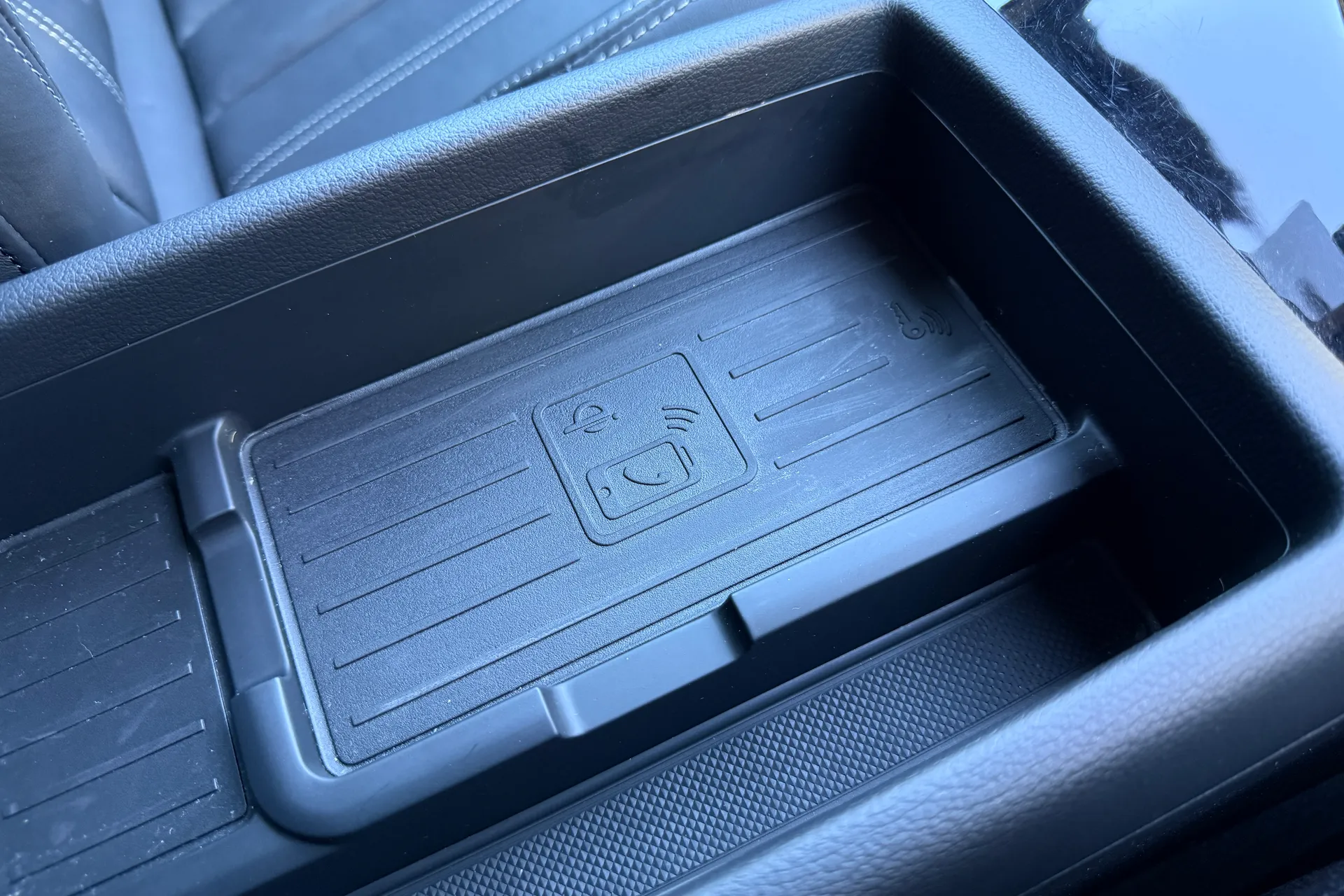 Audi A4 thumbnail image number 16