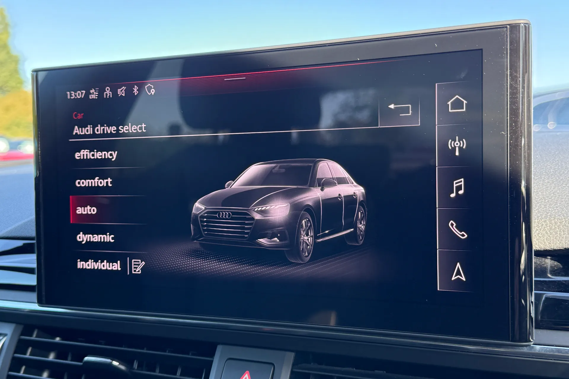 Audi A4 thumbnail image number 9