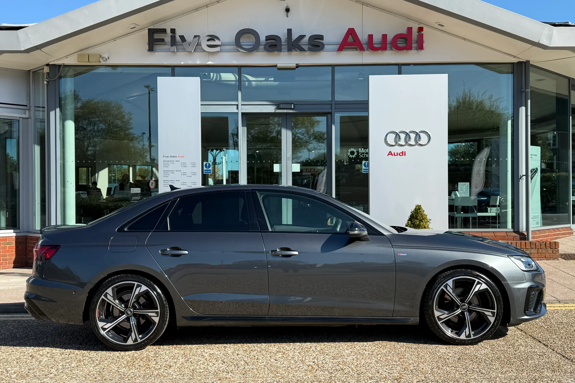 Audi A4 thumbnail image number 2