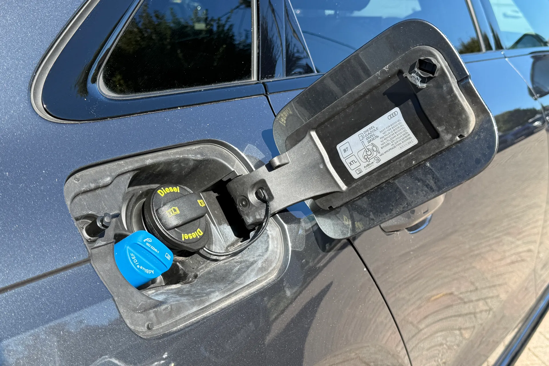 Audi A4 thumbnail image number 53