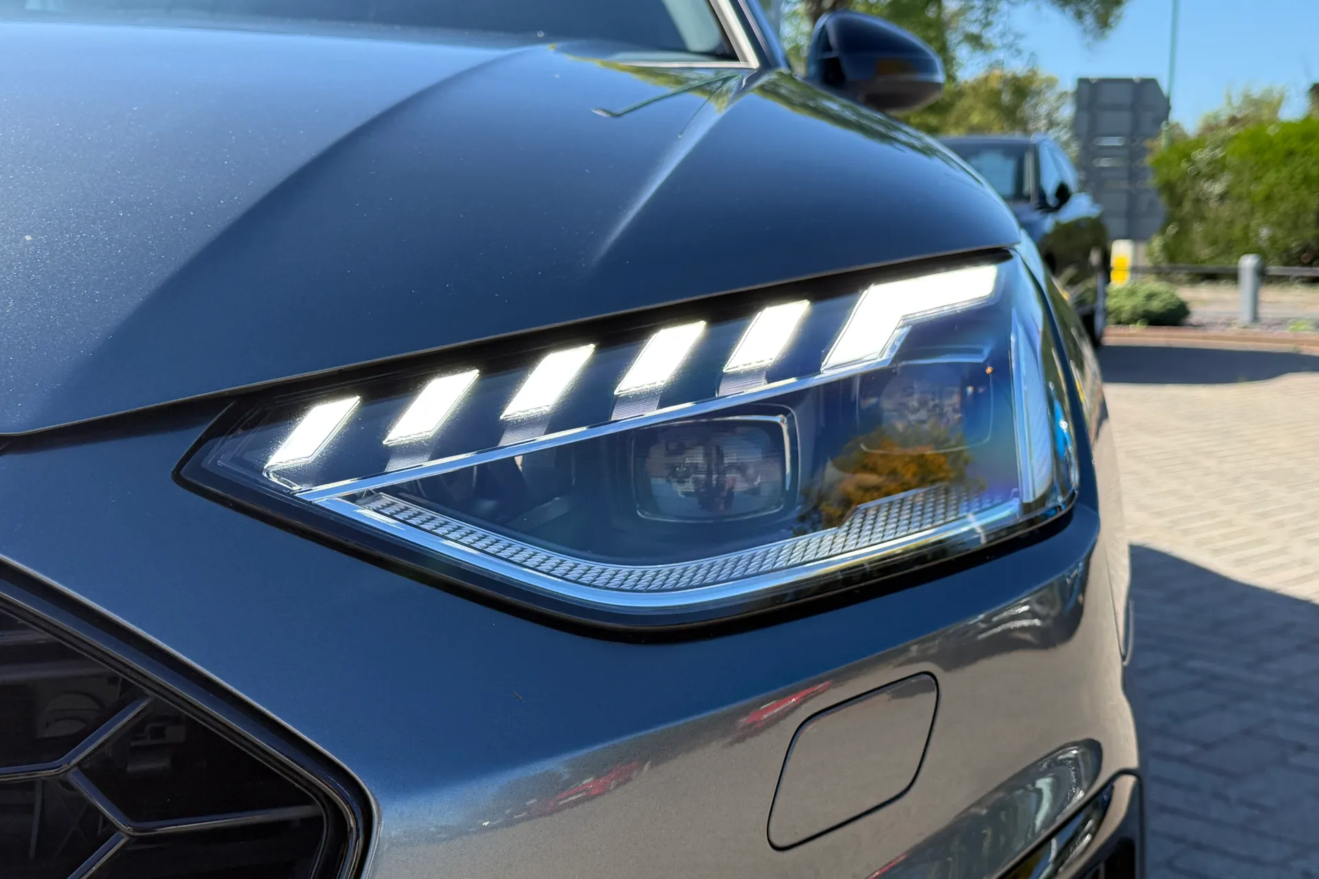 Audi A4 thumbnail image number 55