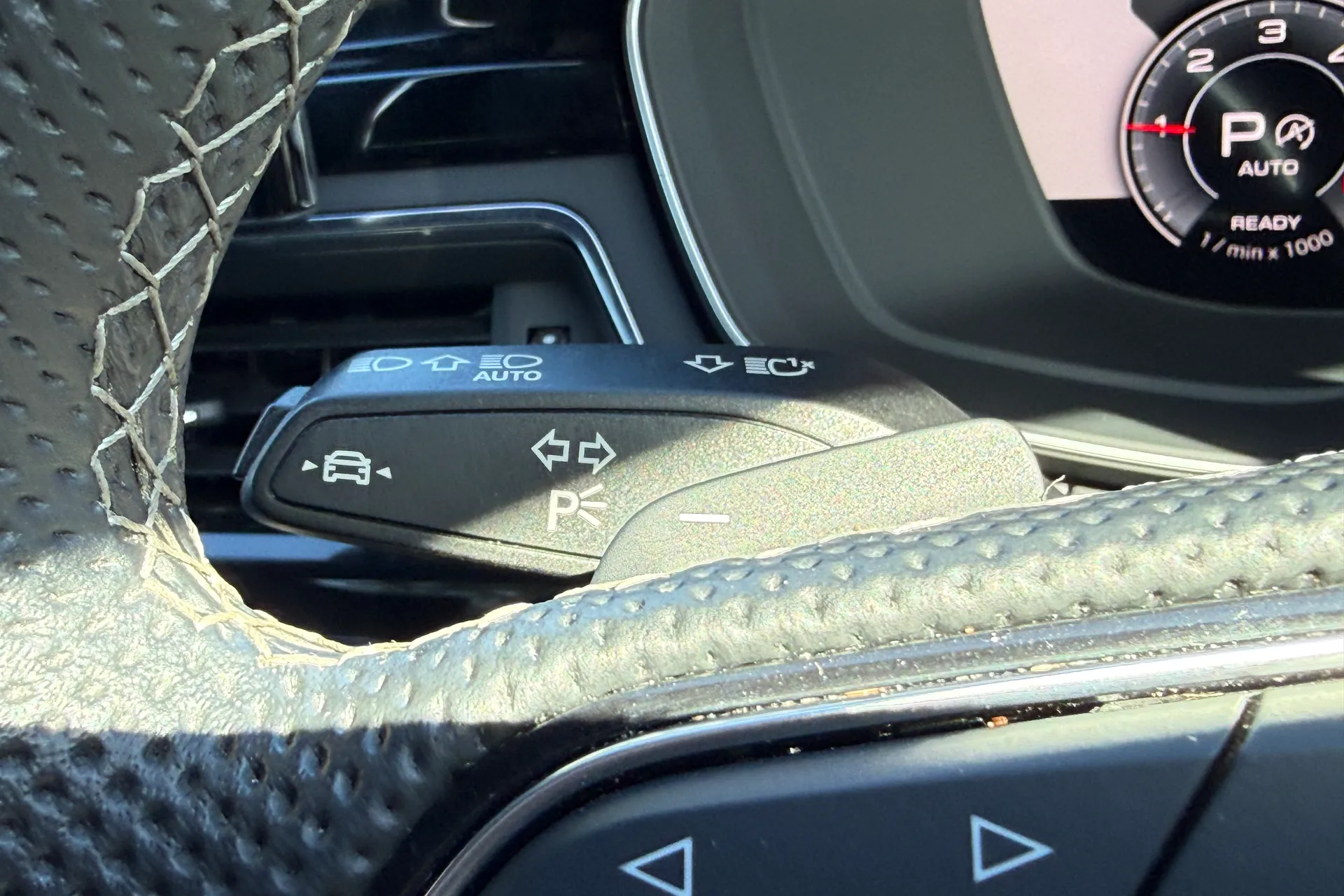 Audi A4 thumbnail image number 19