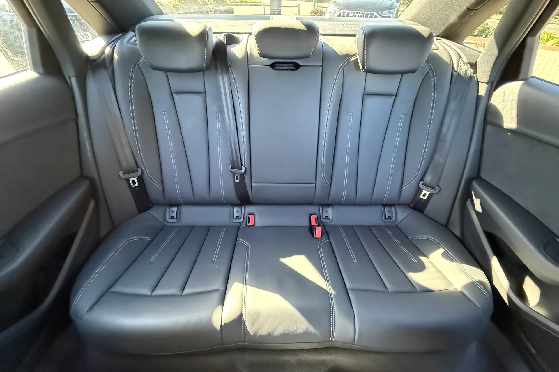 Audi A4 thumbnail image number 38