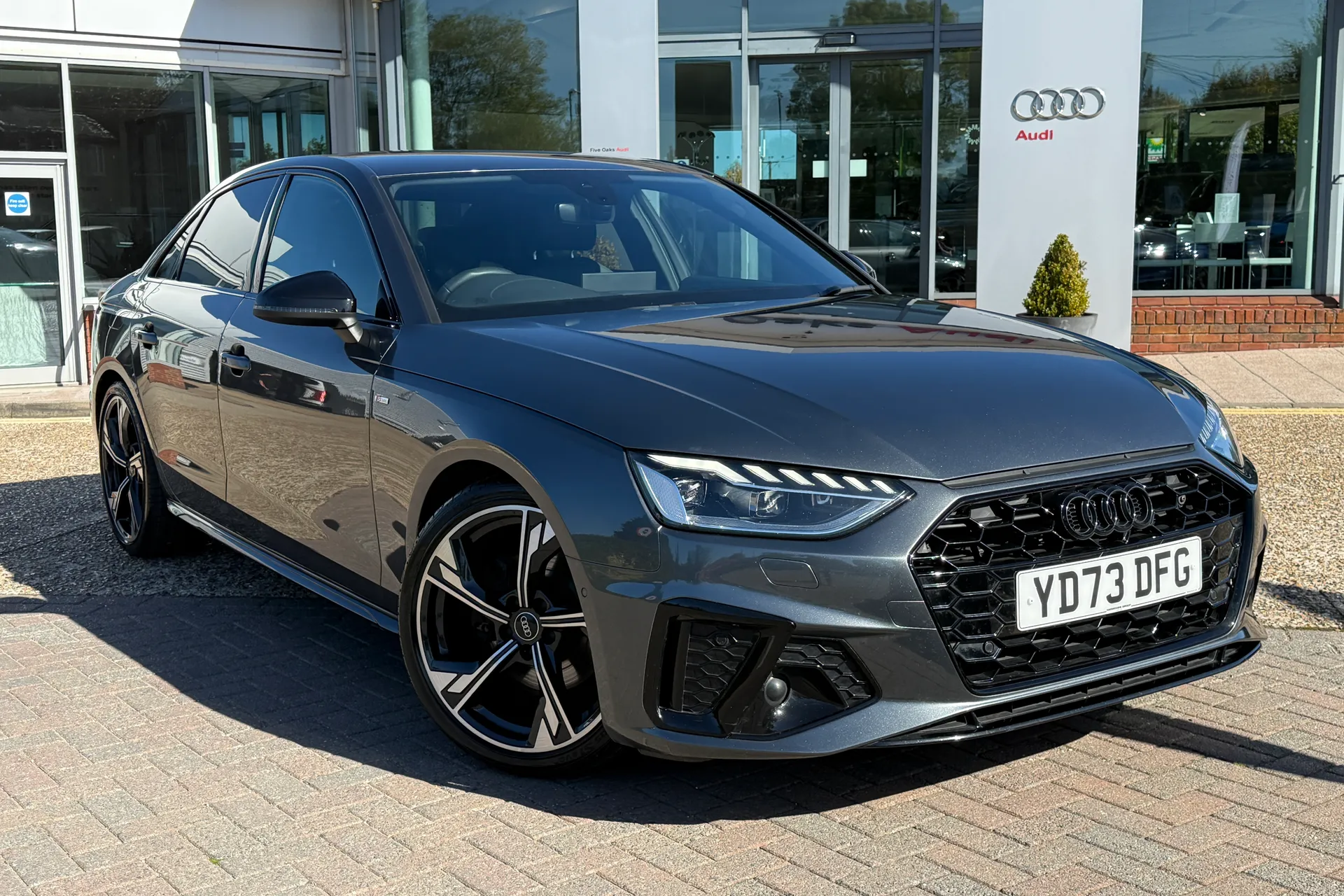 Audi A4 thumbnail image number 25