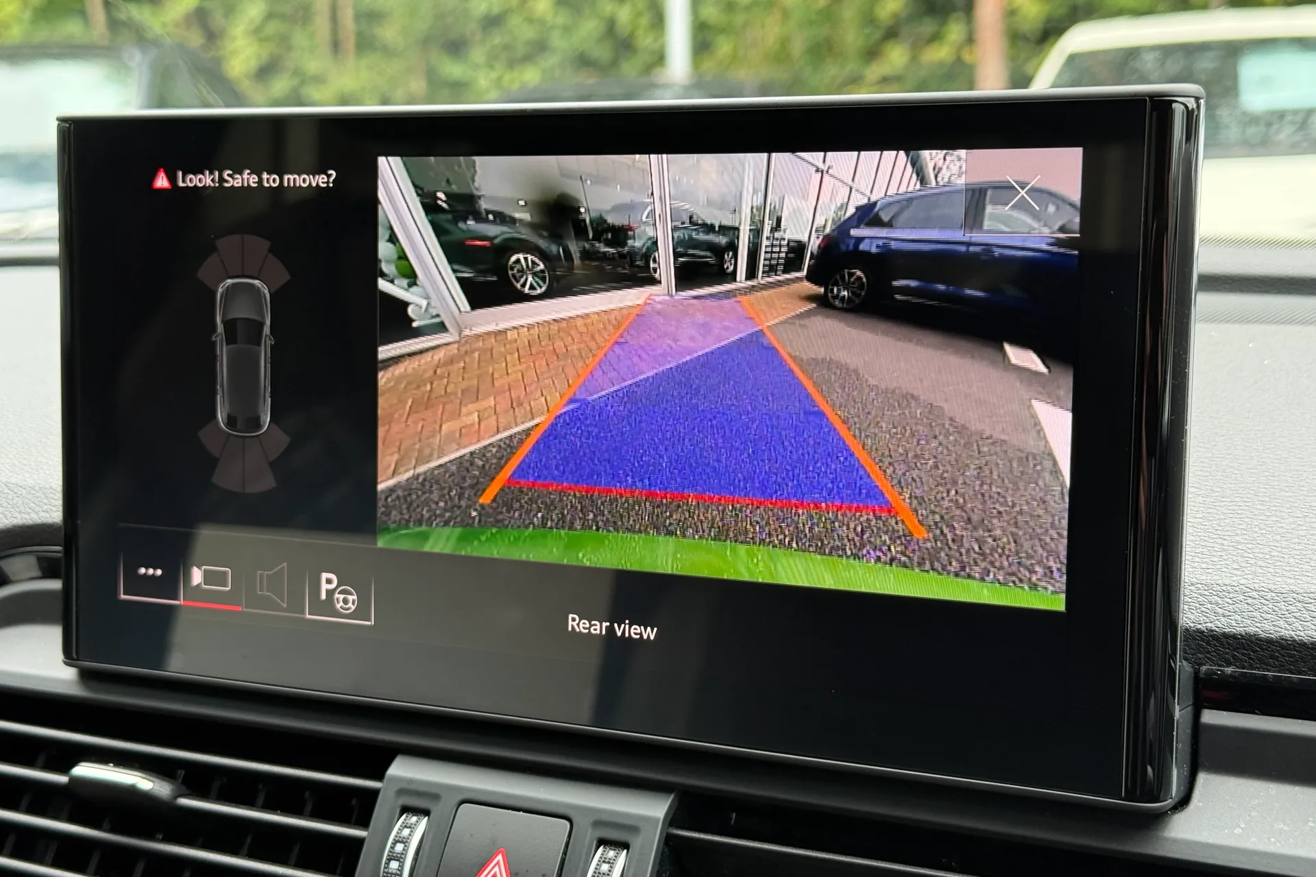 Audi Q5 thumbnail image number 4