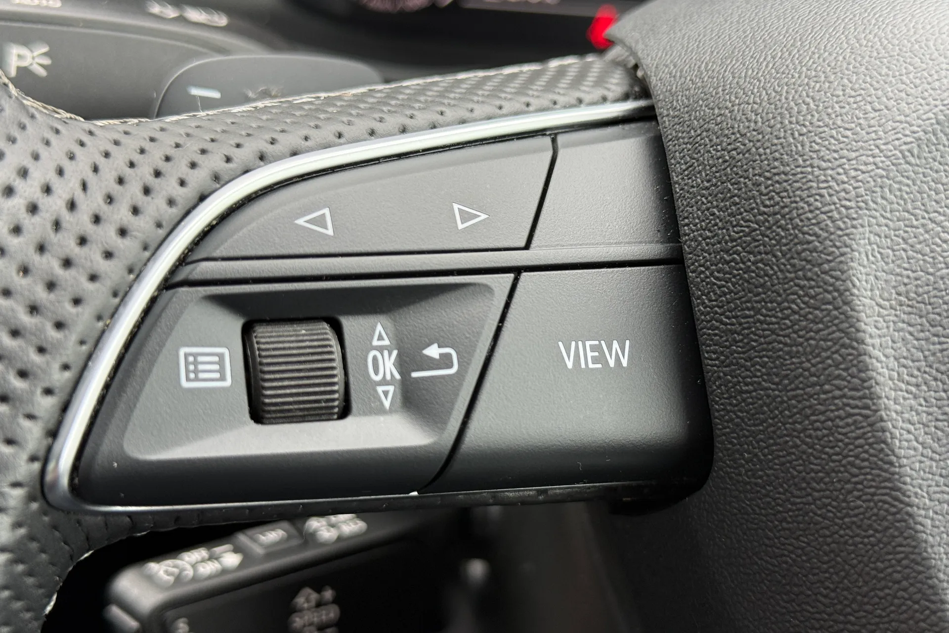 Audi Q5 thumbnail image number 11