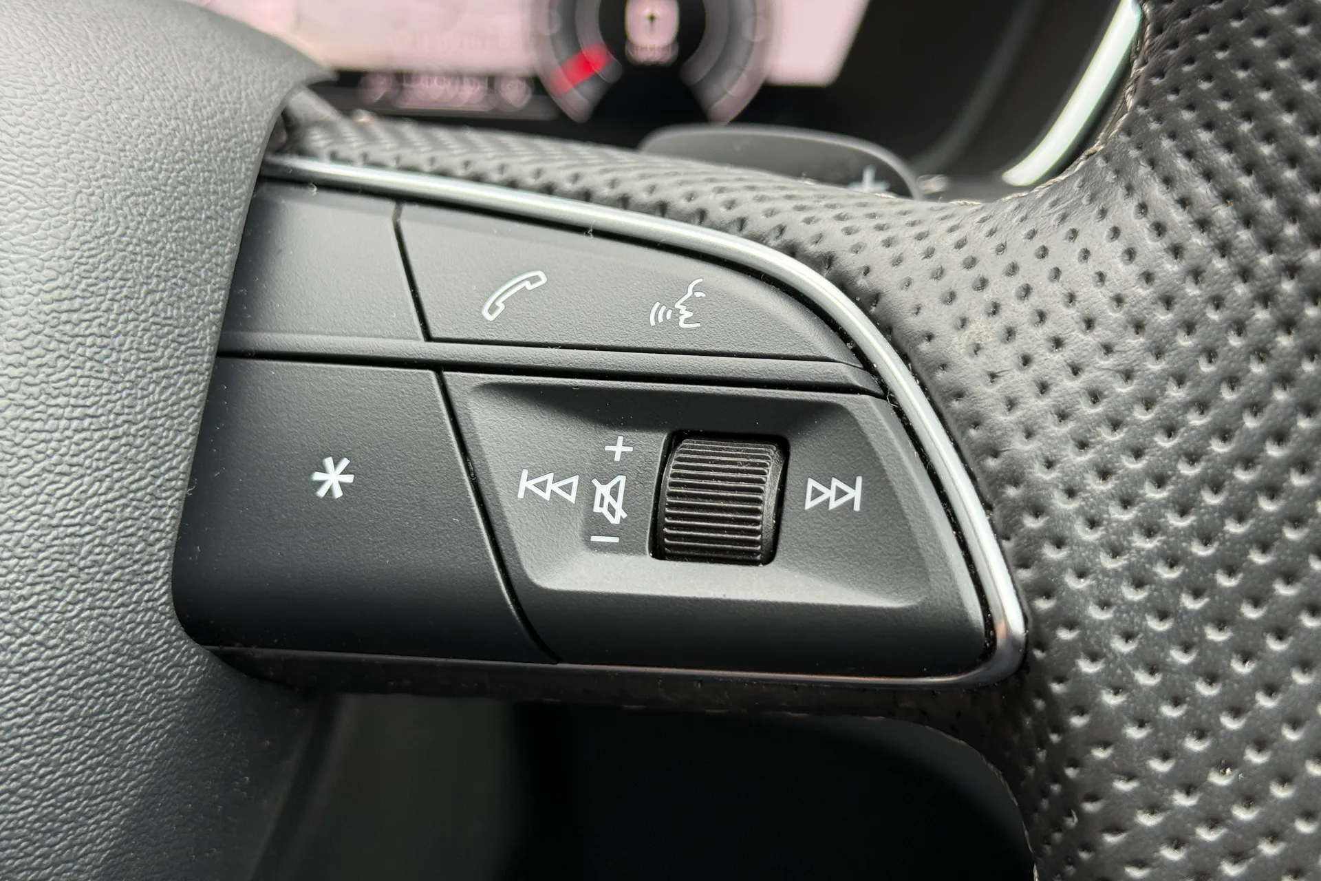 Audi Q5 thumbnail image number 12