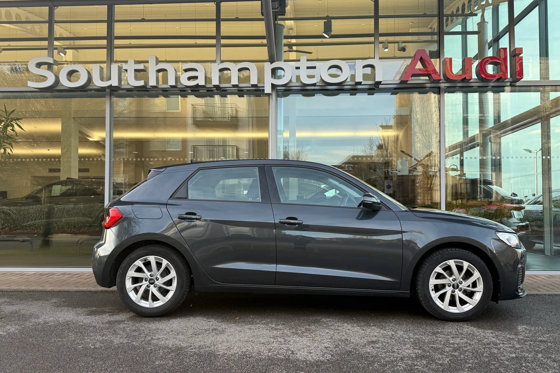 Audi A1 thumbnail image number 2