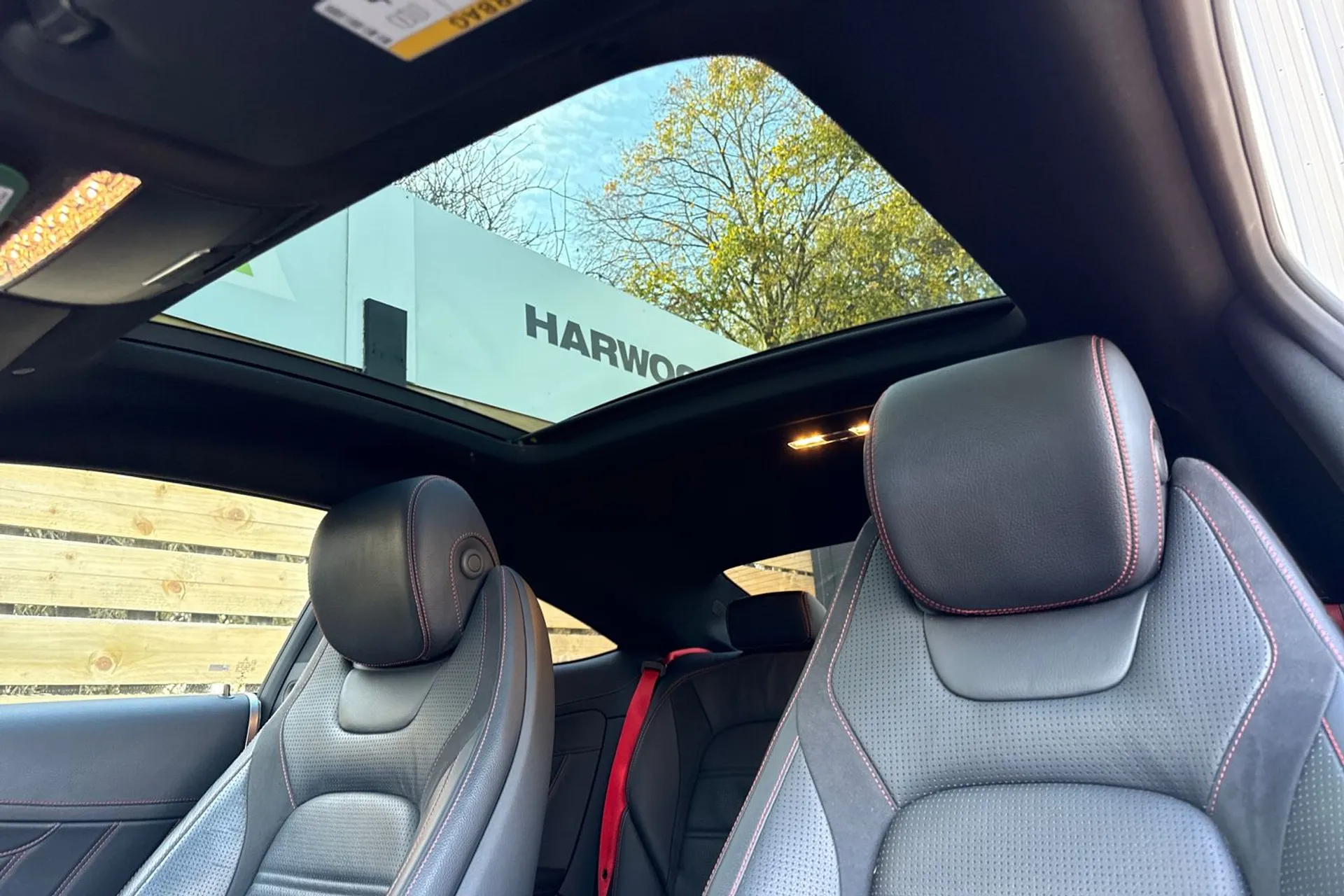 MERCEDES-BENZ C CLASS thumbnail image number 4