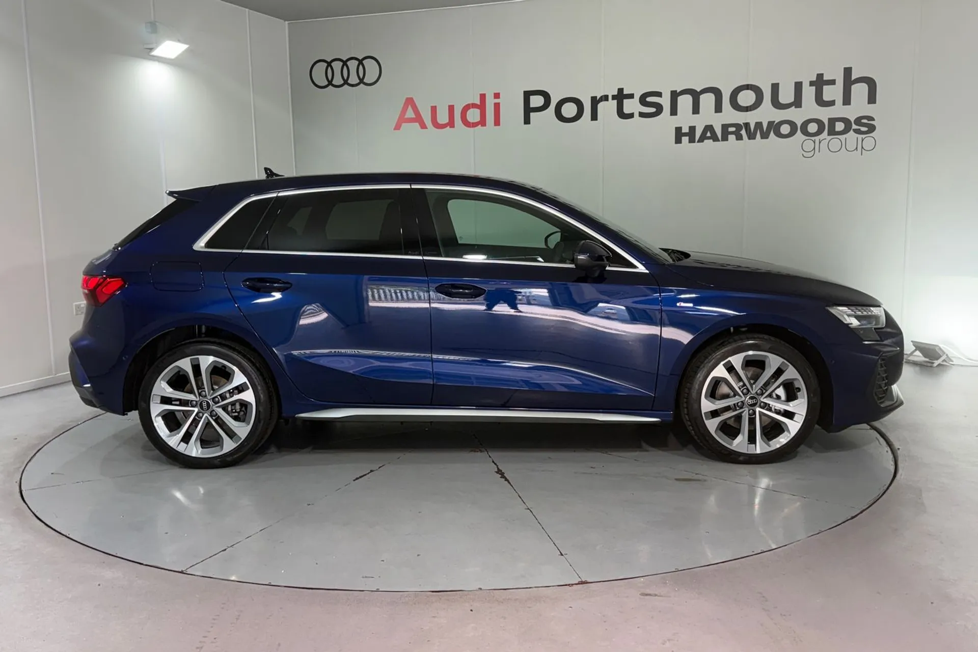 Audi A3 thumbnail image number 2