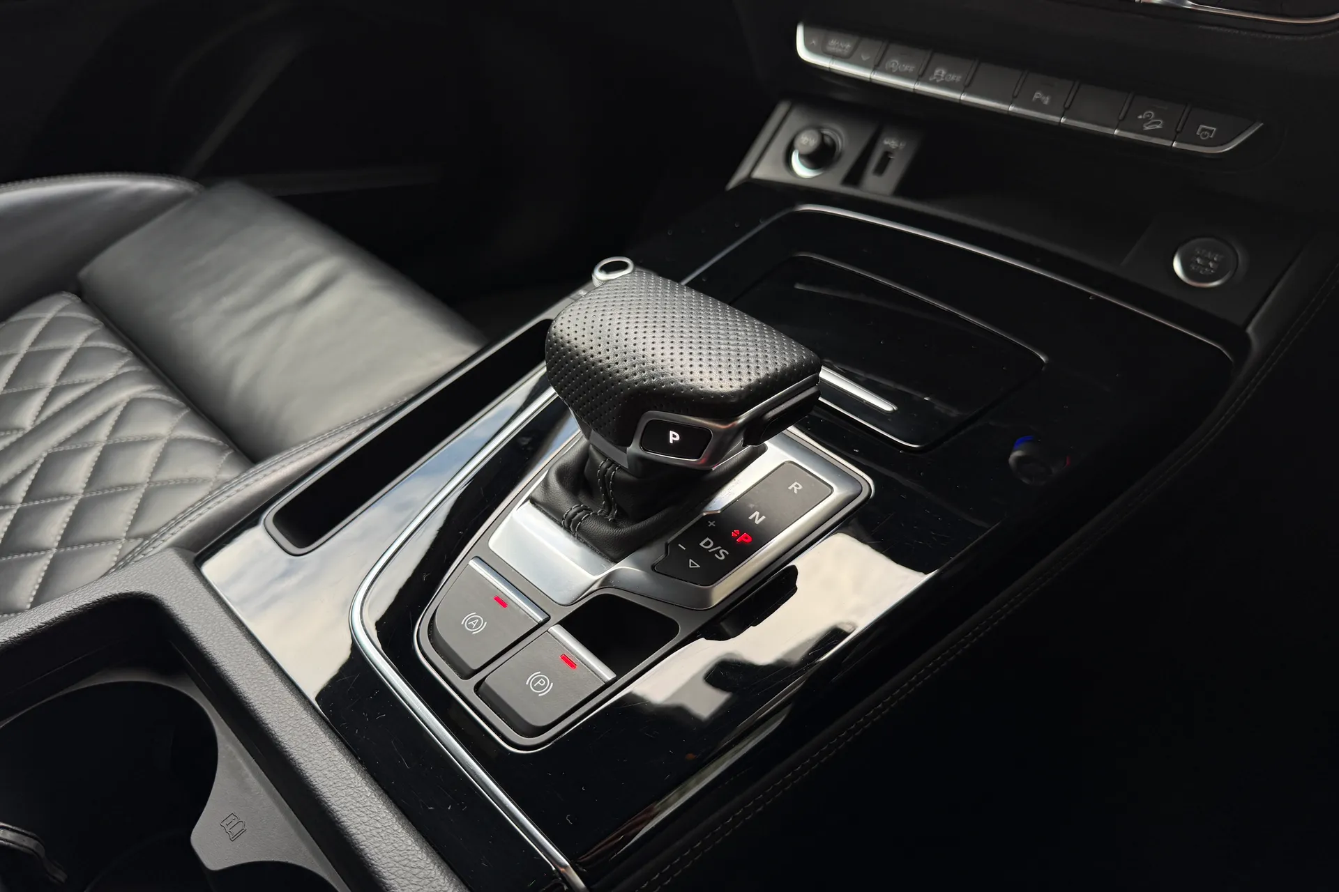 Audi Q5 thumbnail image number 10