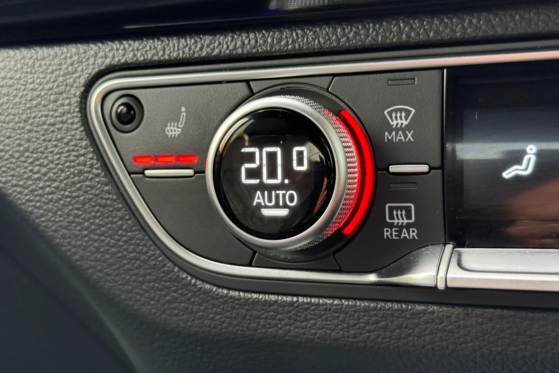 Audi Q5 thumbnail image number 16