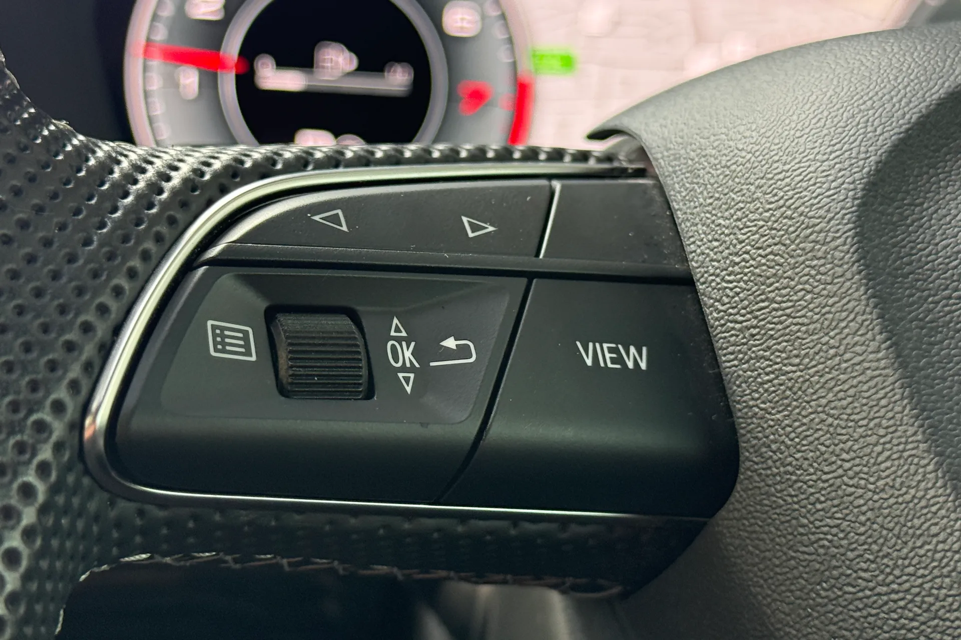 Audi Q5 thumbnail image number 21