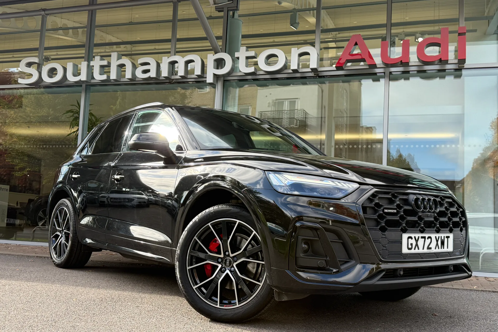 Audi Q5 focused image