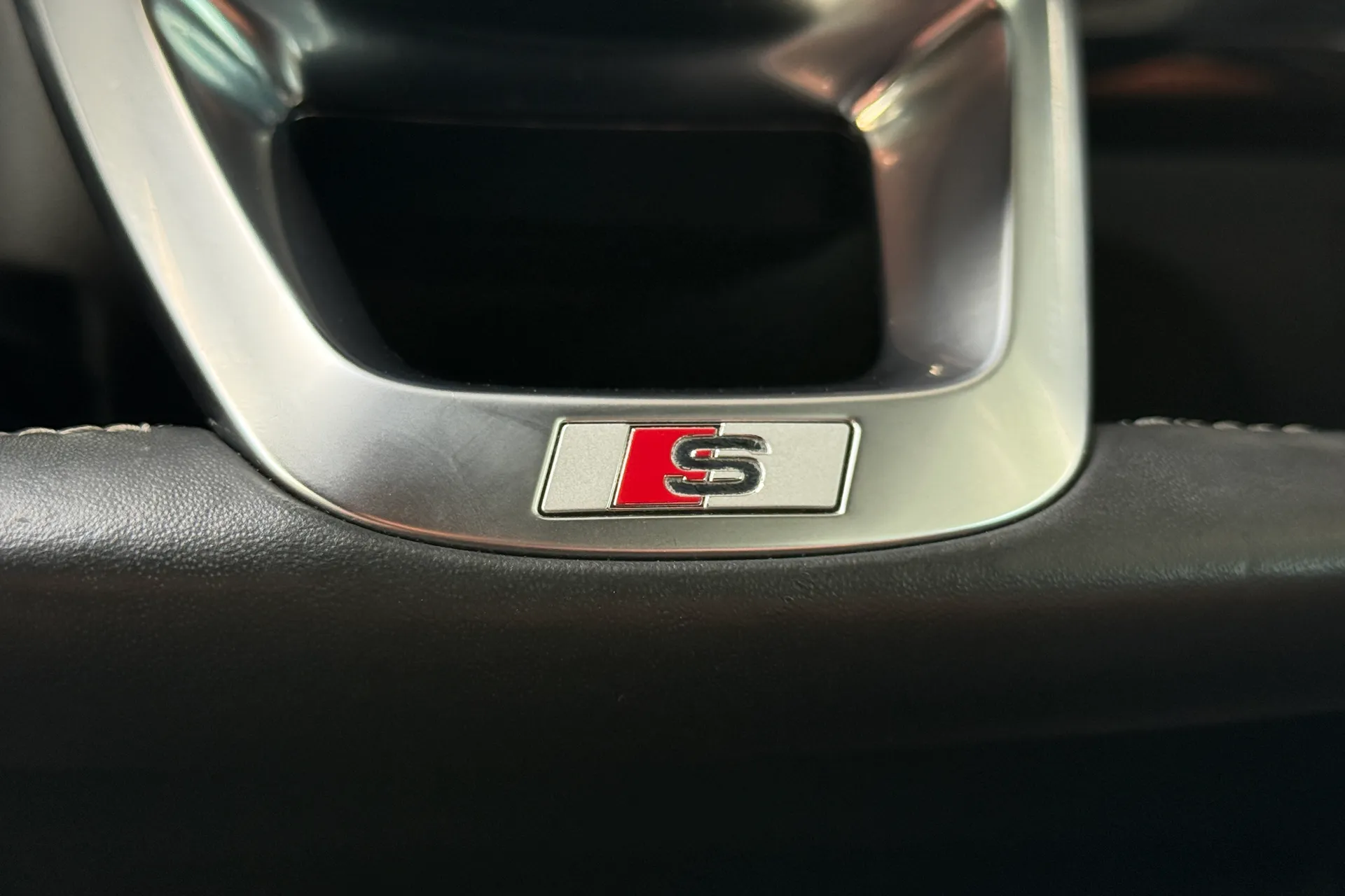 Audi Q5 thumbnail image number 23