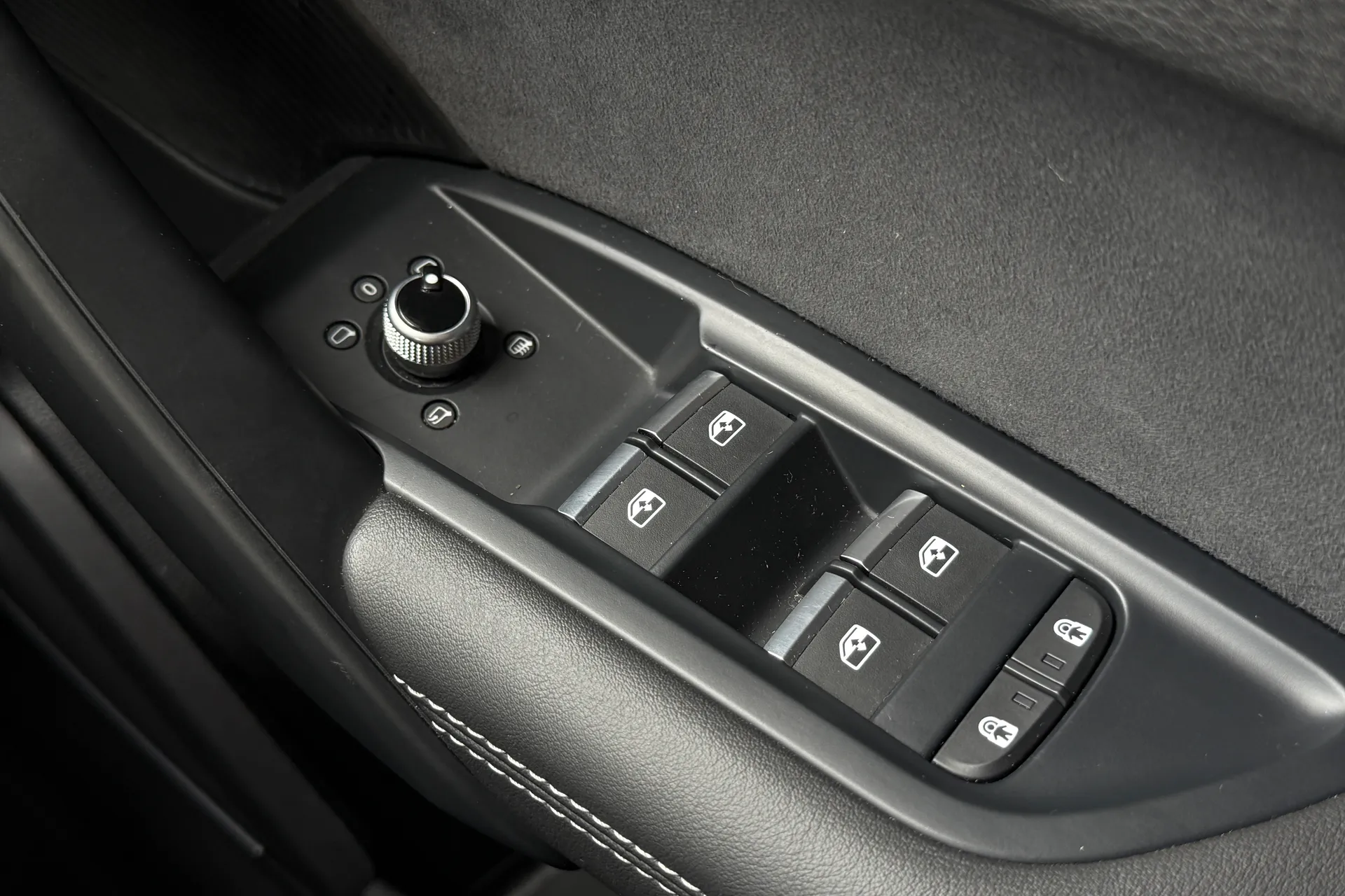 Audi Q5 thumbnail image number 29