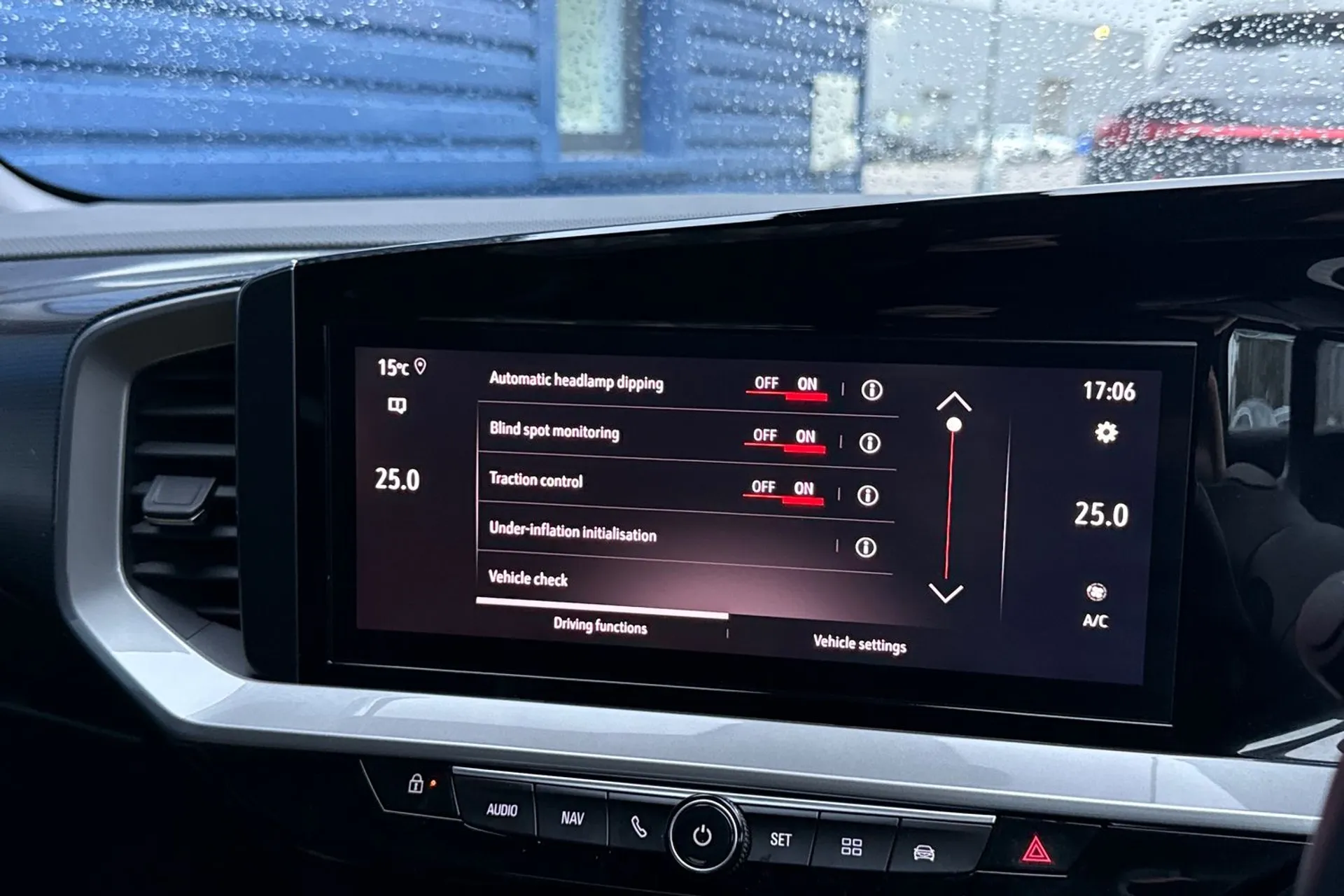 VAUXHALL MOKKA thumbnail image number 19