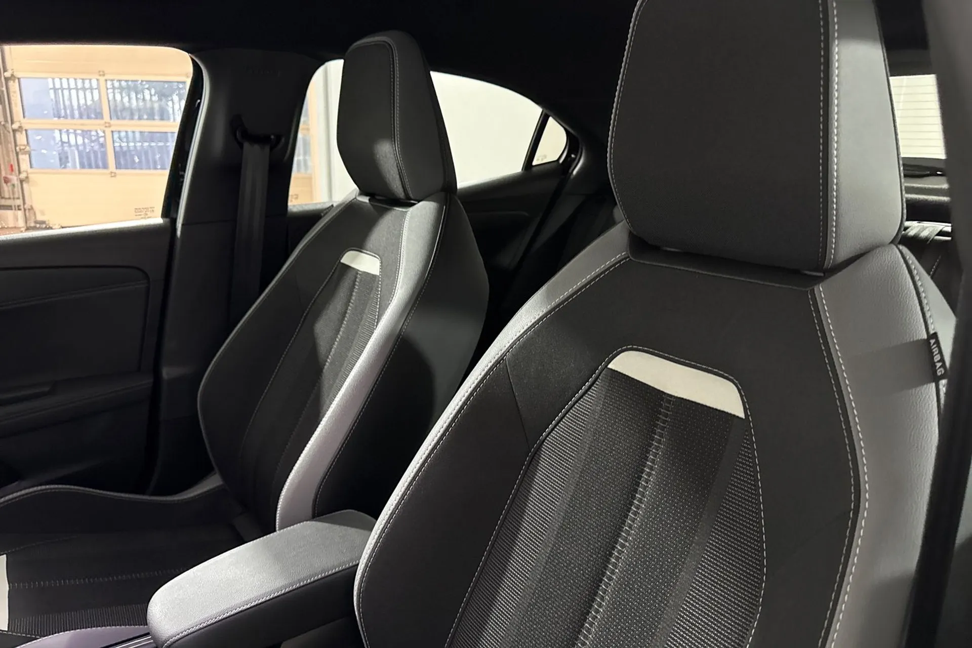 VAUXHALL MOKKA thumbnail image number 29