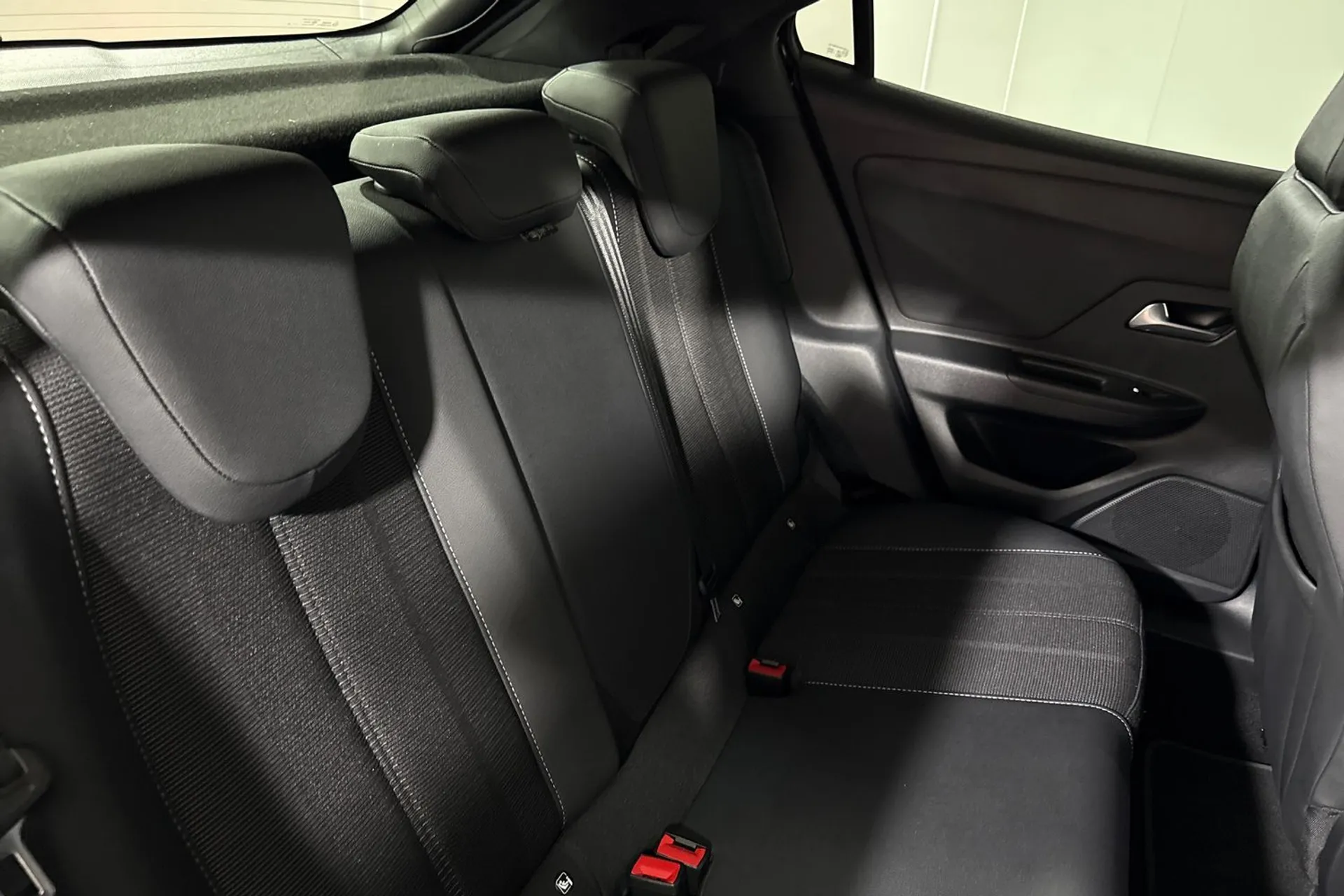 VAUXHALL MOKKA thumbnail image number 21