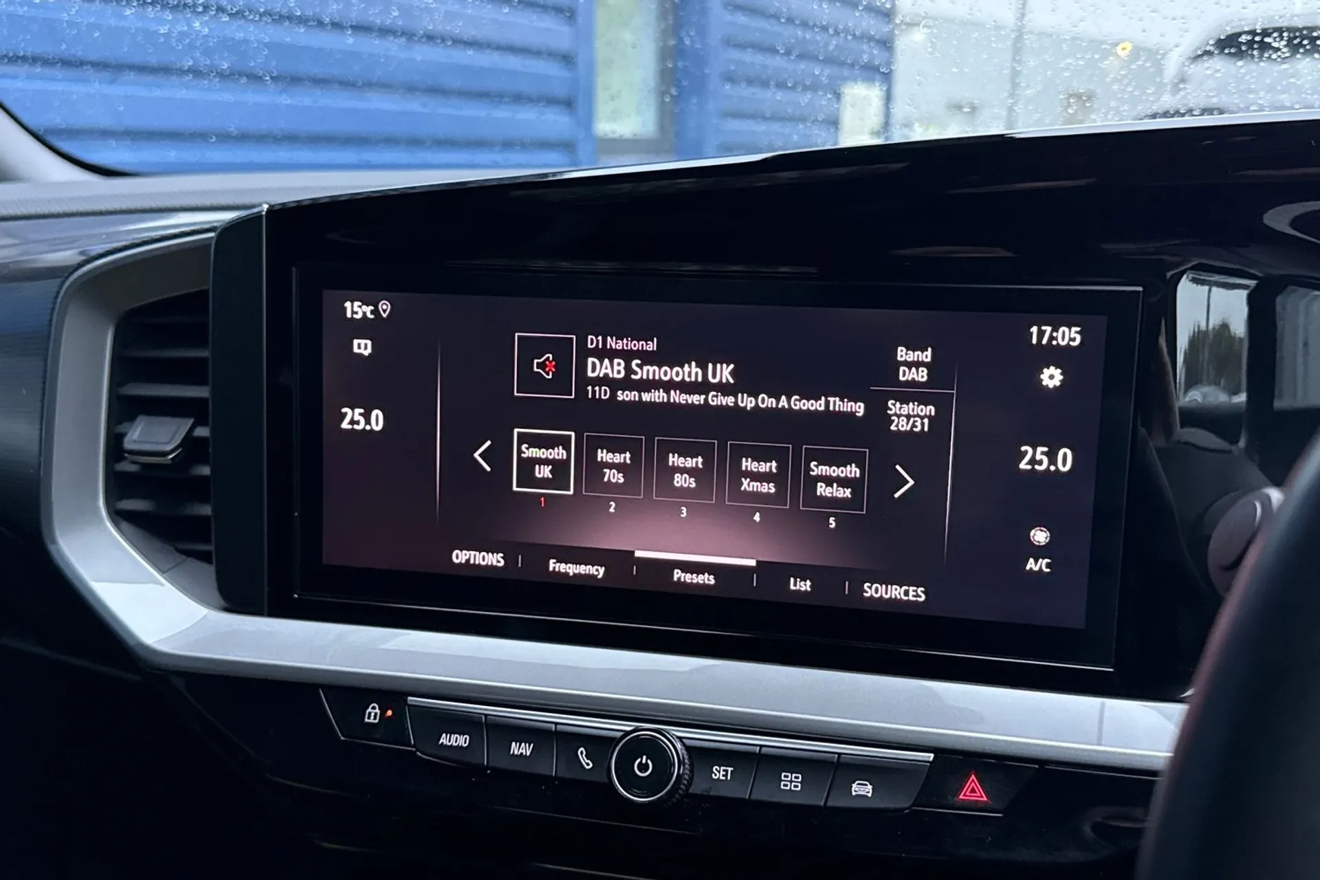 VAUXHALL MOKKA thumbnail image number 17