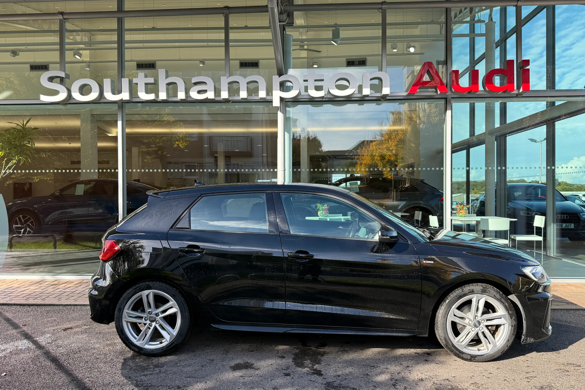 Audi A1 thumbnail image number 2