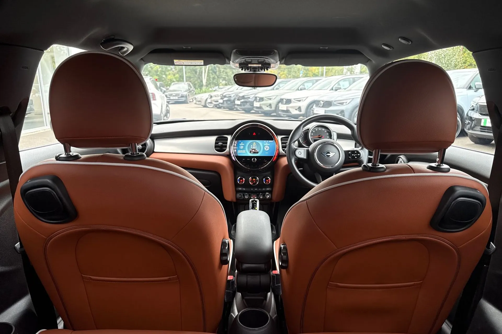 MINI HATCHBACK thumbnail image number 21