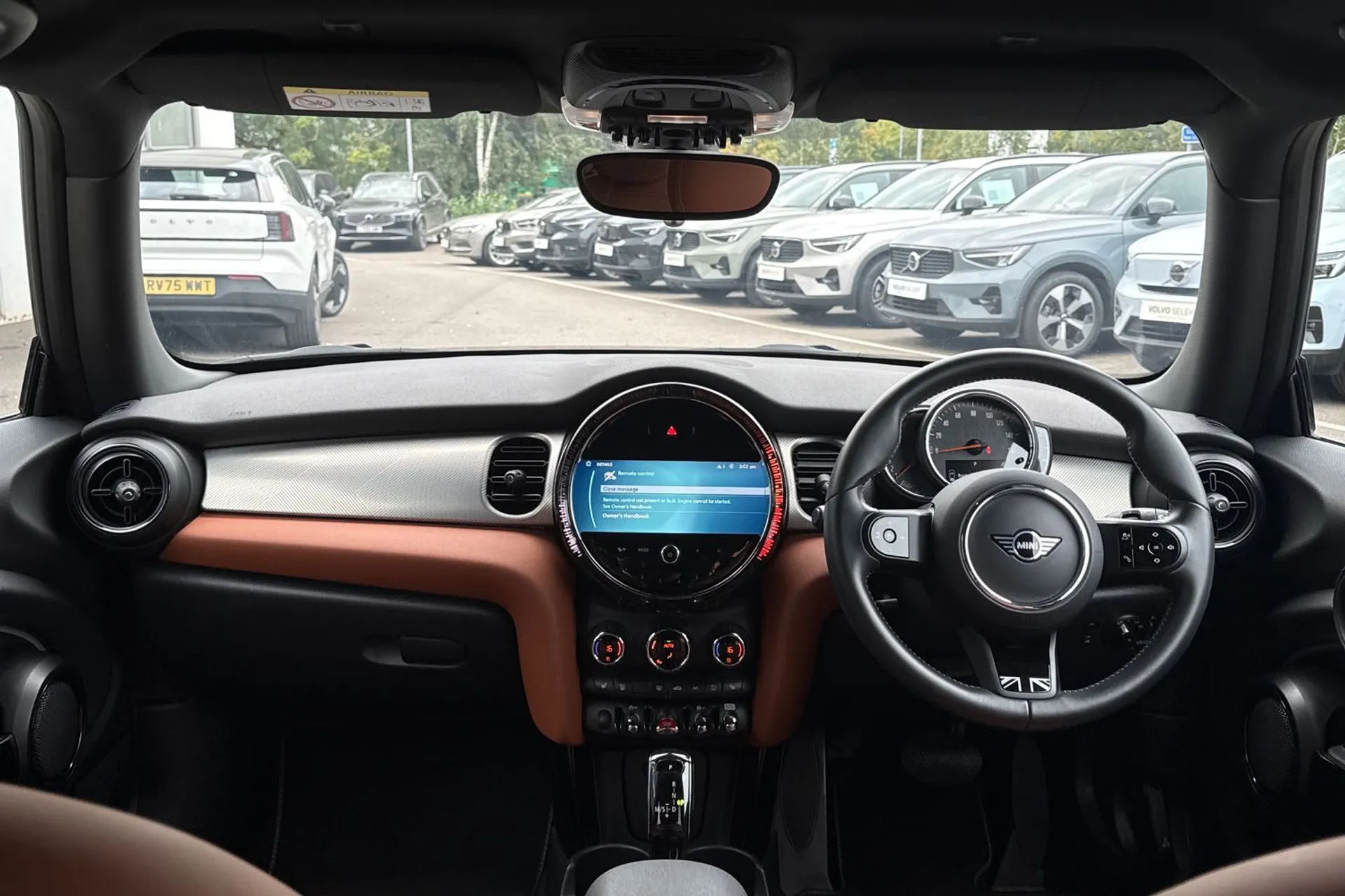 MINI HATCHBACK thumbnail image number 3