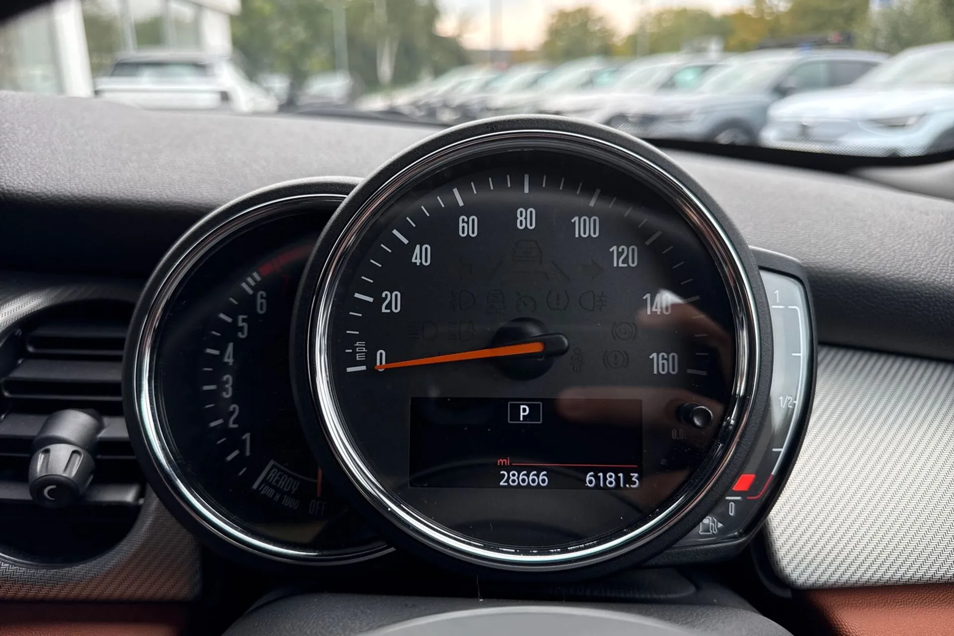 MINI HATCHBACK thumbnail image number 41