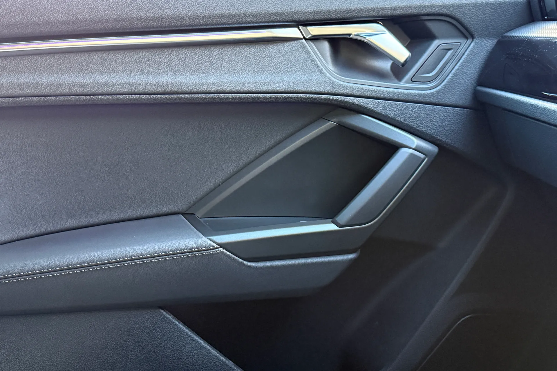 Audi Q3 thumbnail image number 33