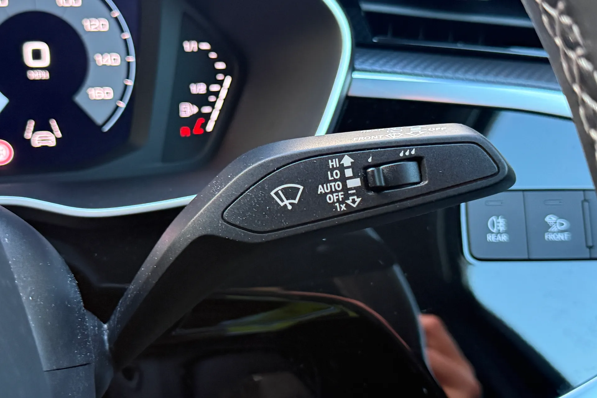 Audi Q3 thumbnail image number 15