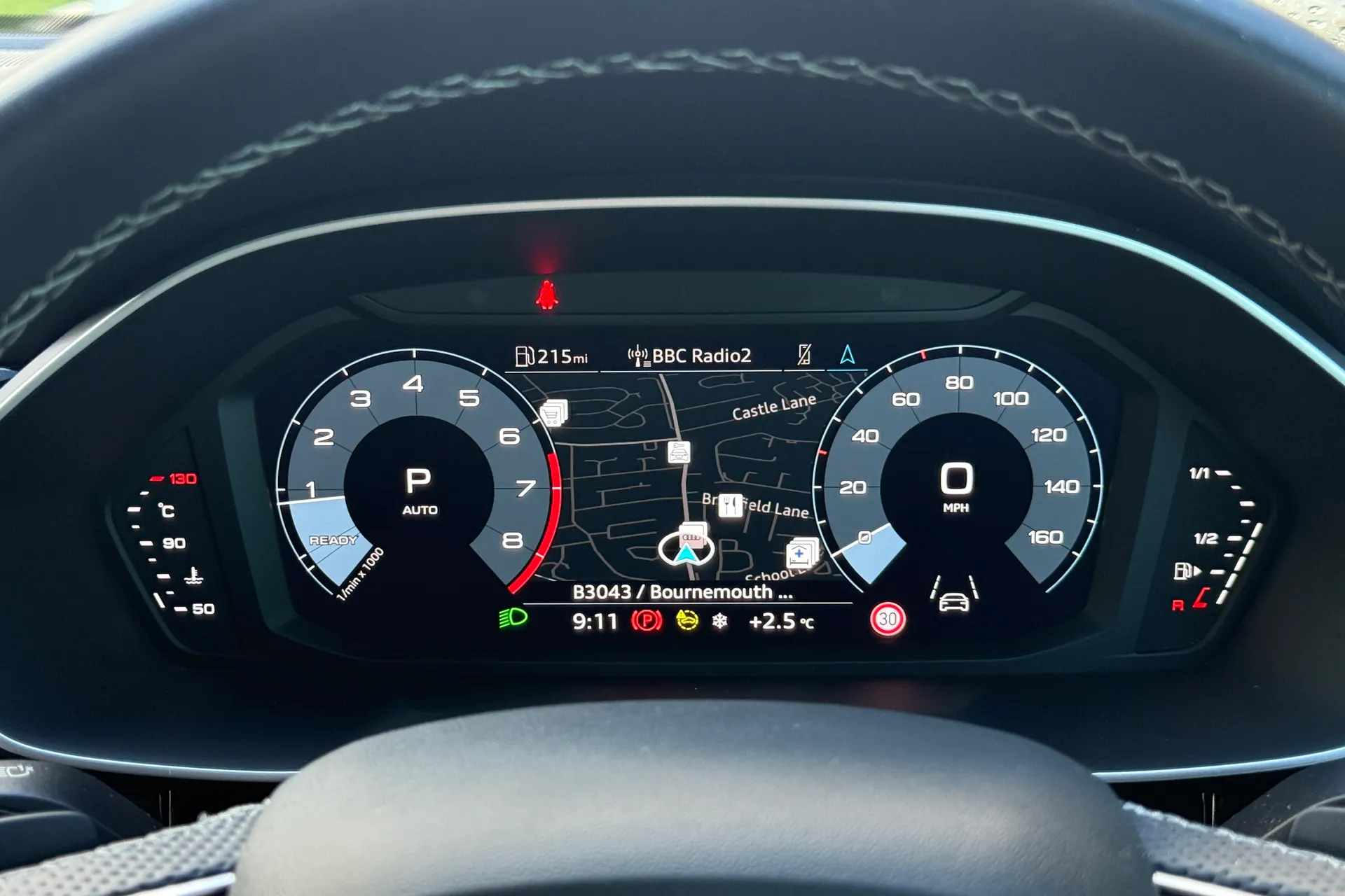 Audi Q3 thumbnail image number 18