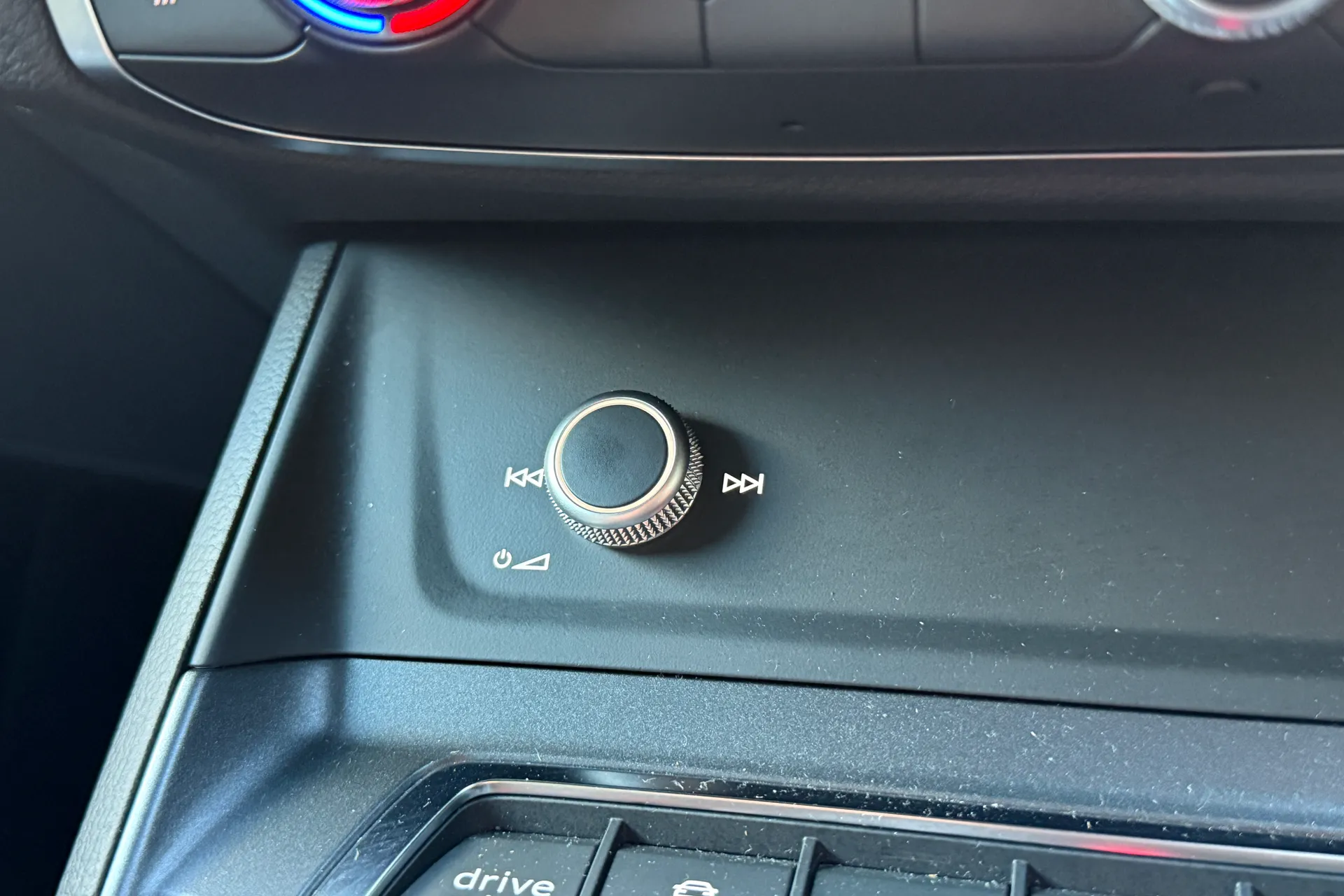 Audi Q3 thumbnail image number 23