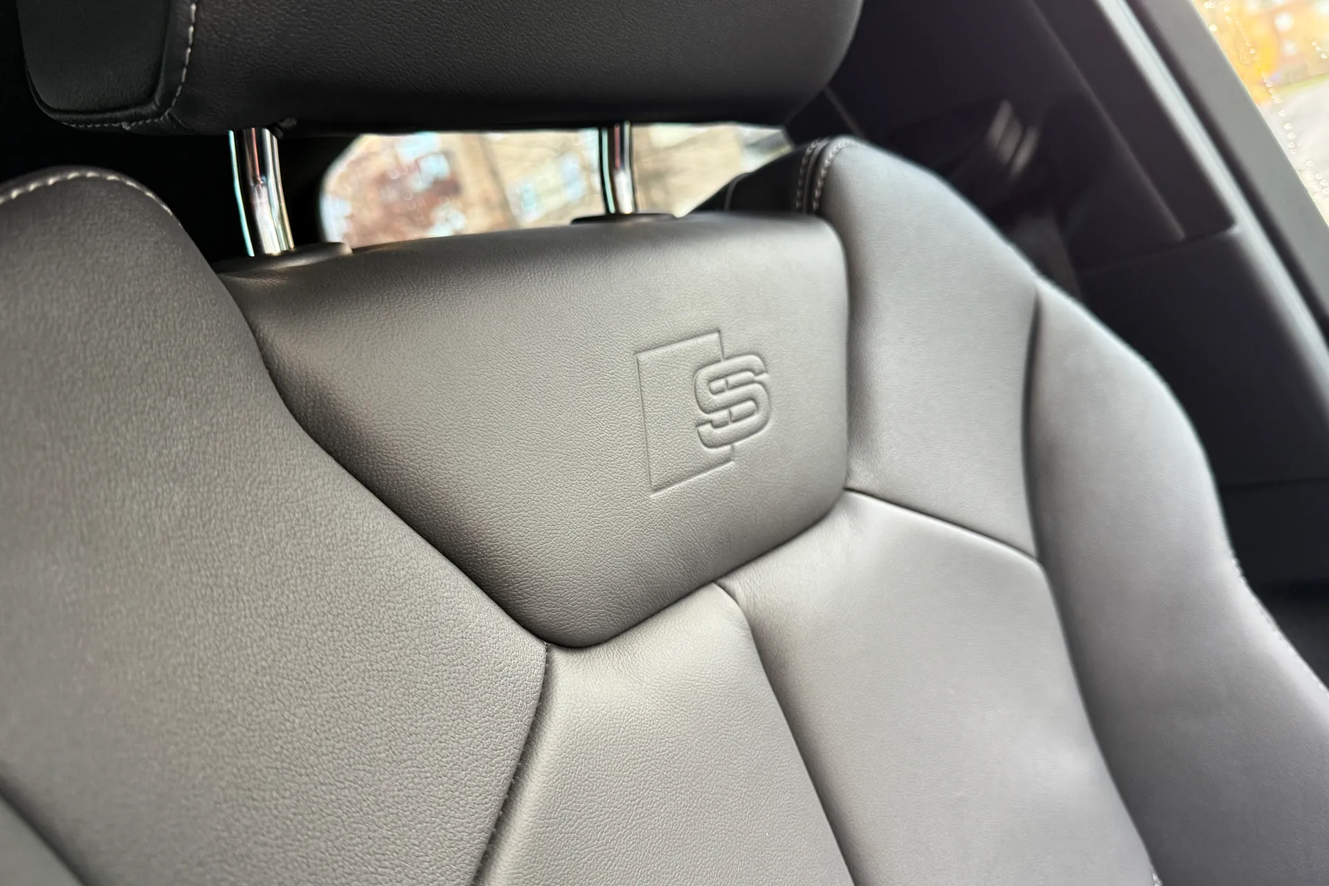 Audi Q3 thumbnail image number 35