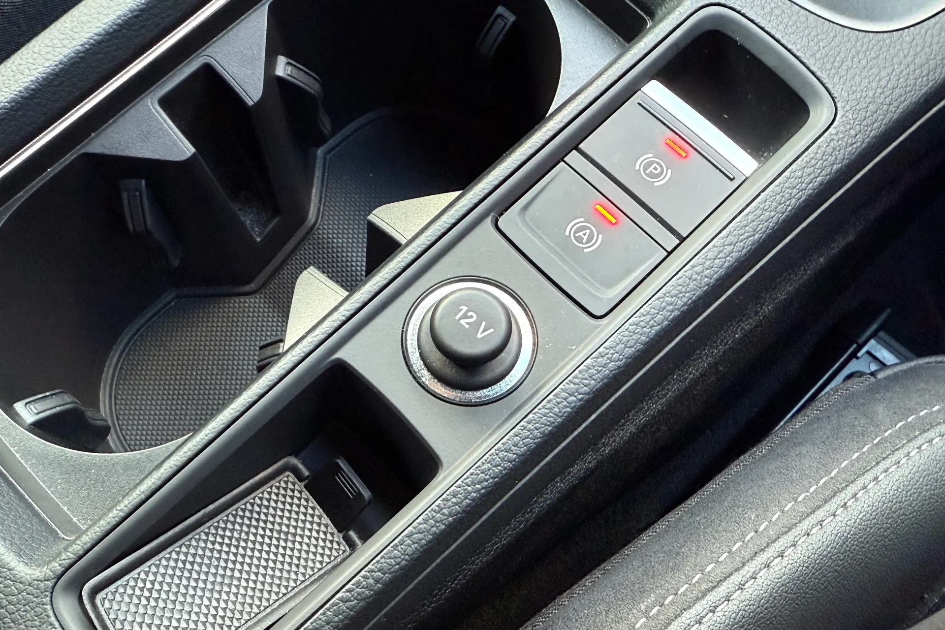 Audi Q3 thumbnail image number 29