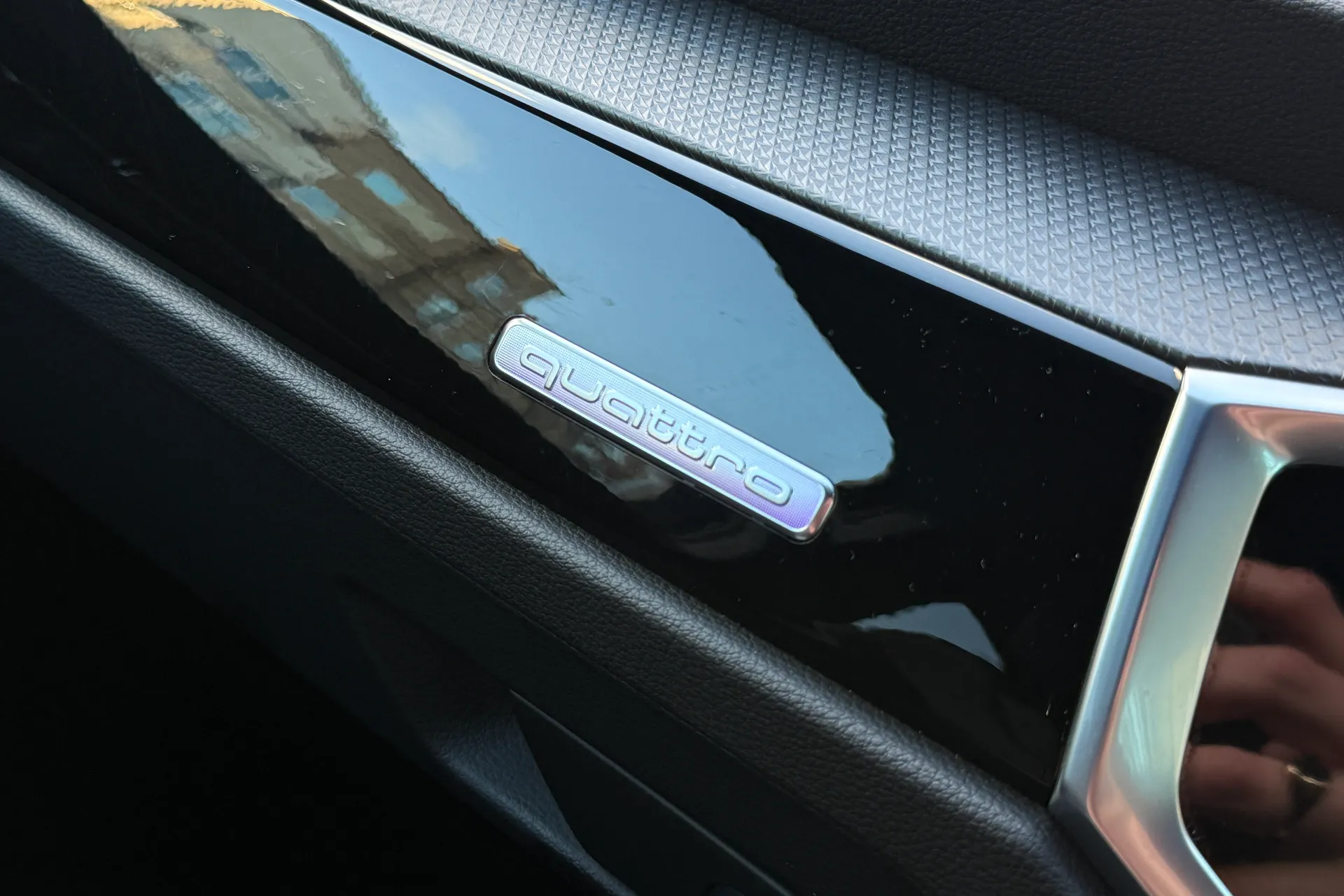 Audi Q3 thumbnail image number 32