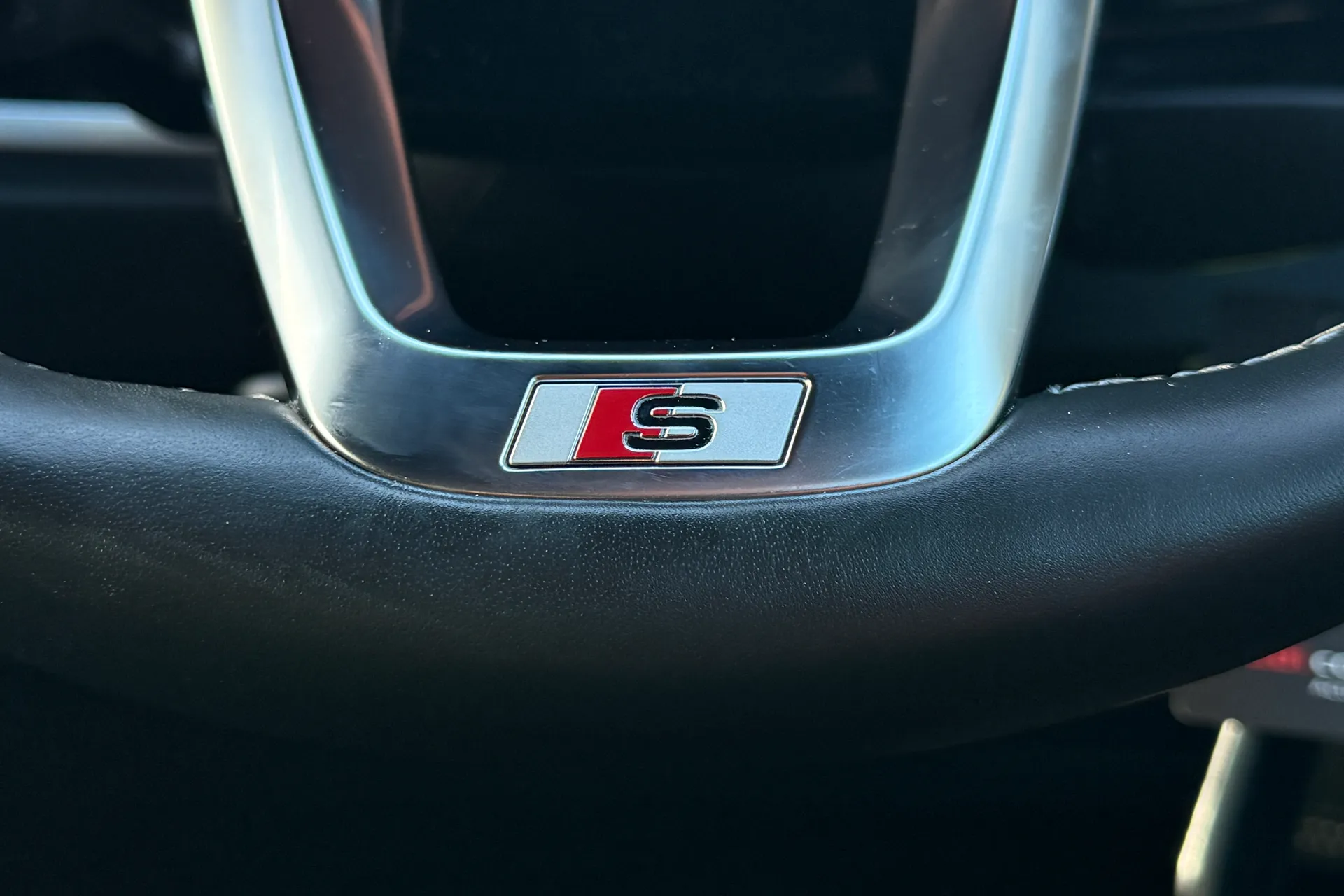 Audi Q3 thumbnail image number 13