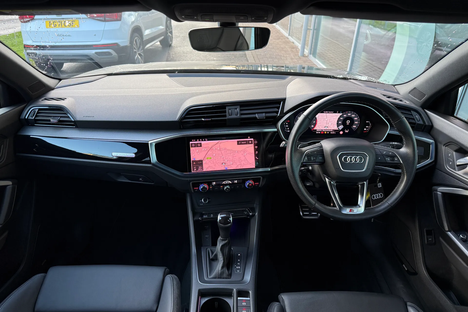 Audi Q3 thumbnail image number 3