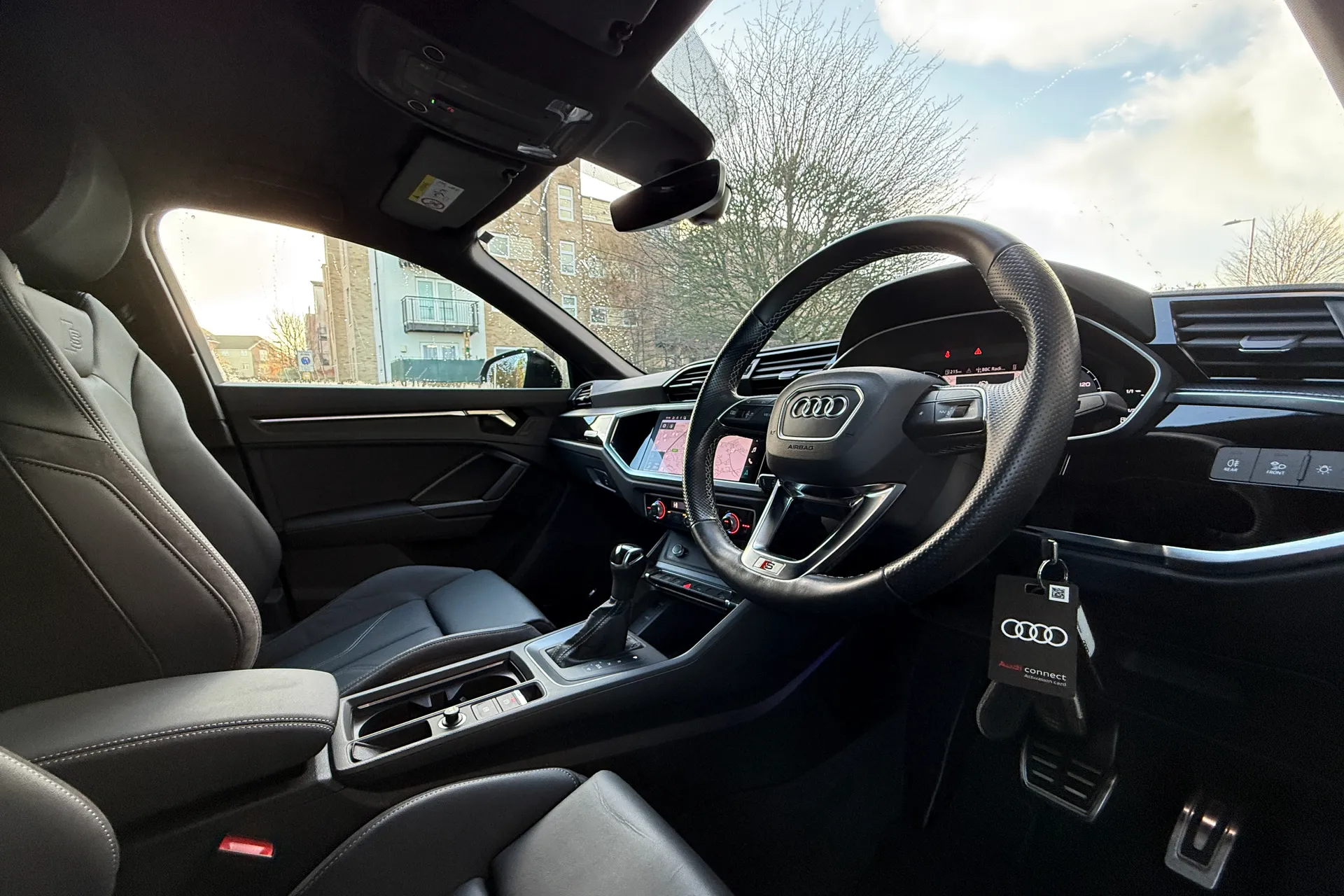 Audi Q3 thumbnail image number 10