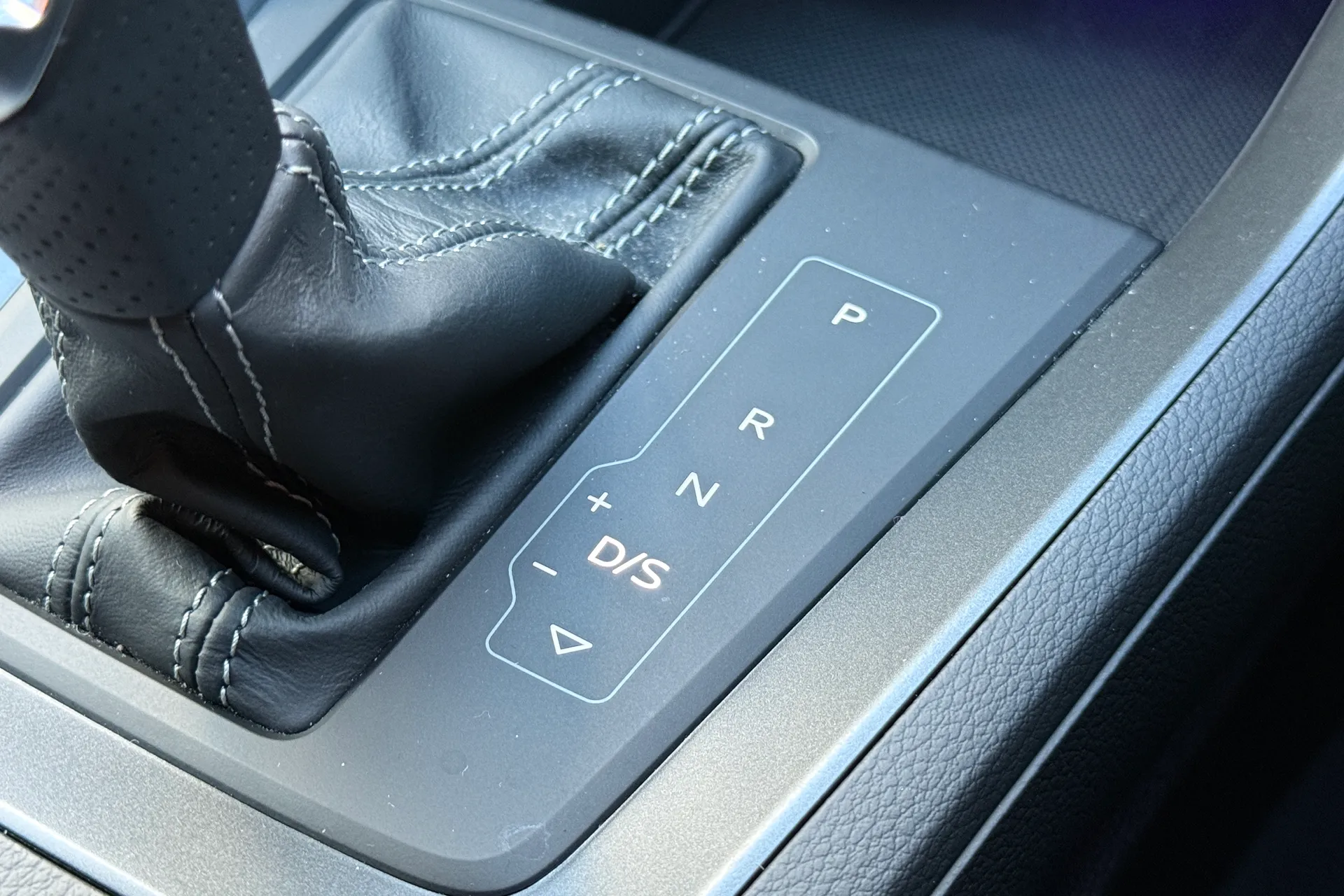 Audi Q3 thumbnail image number 26