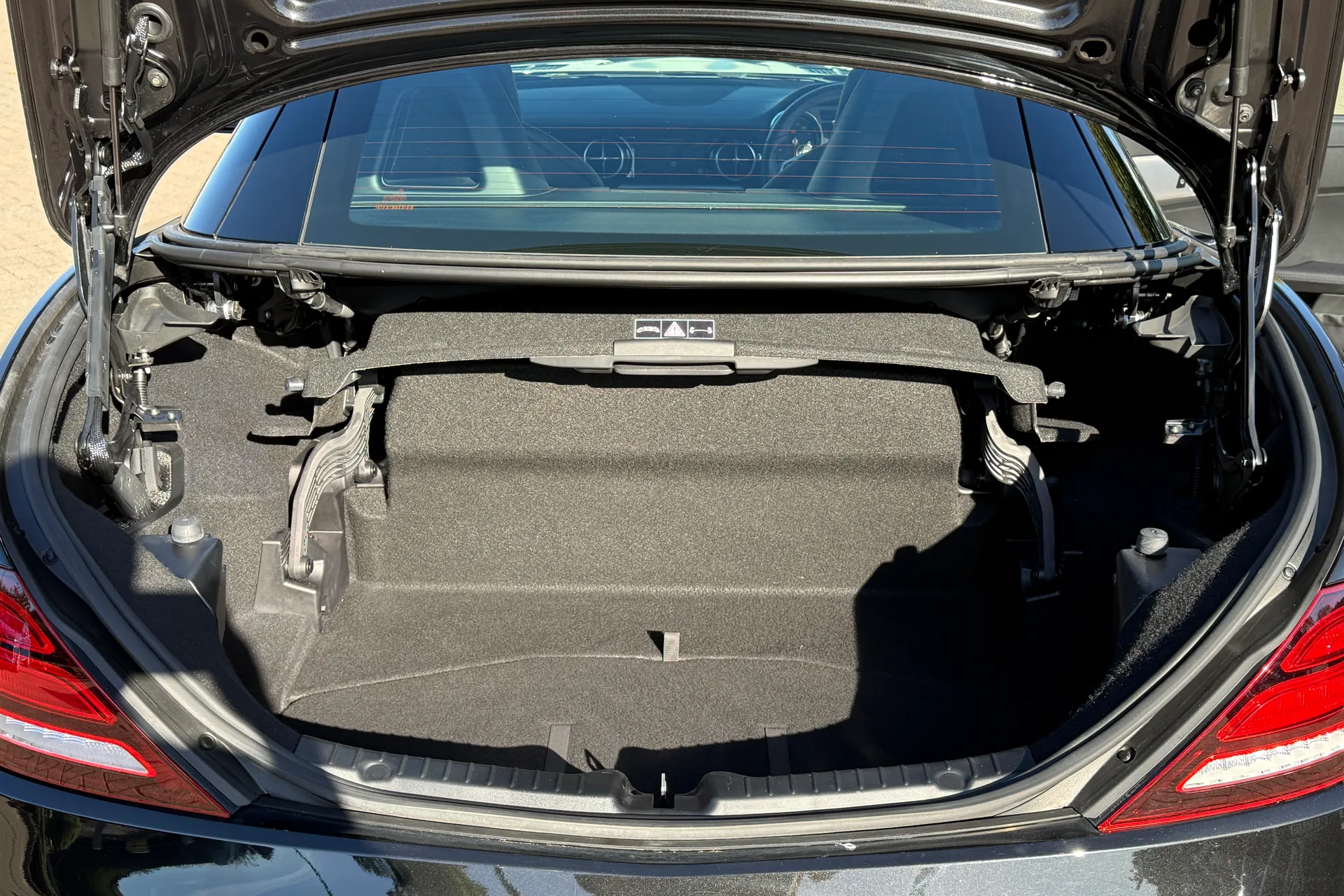 MERCEDES-BENZ SLC thumbnail image number 24