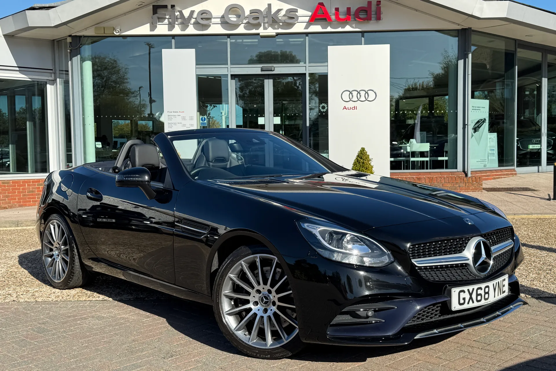 MERCEDES-BENZ SLC focused image