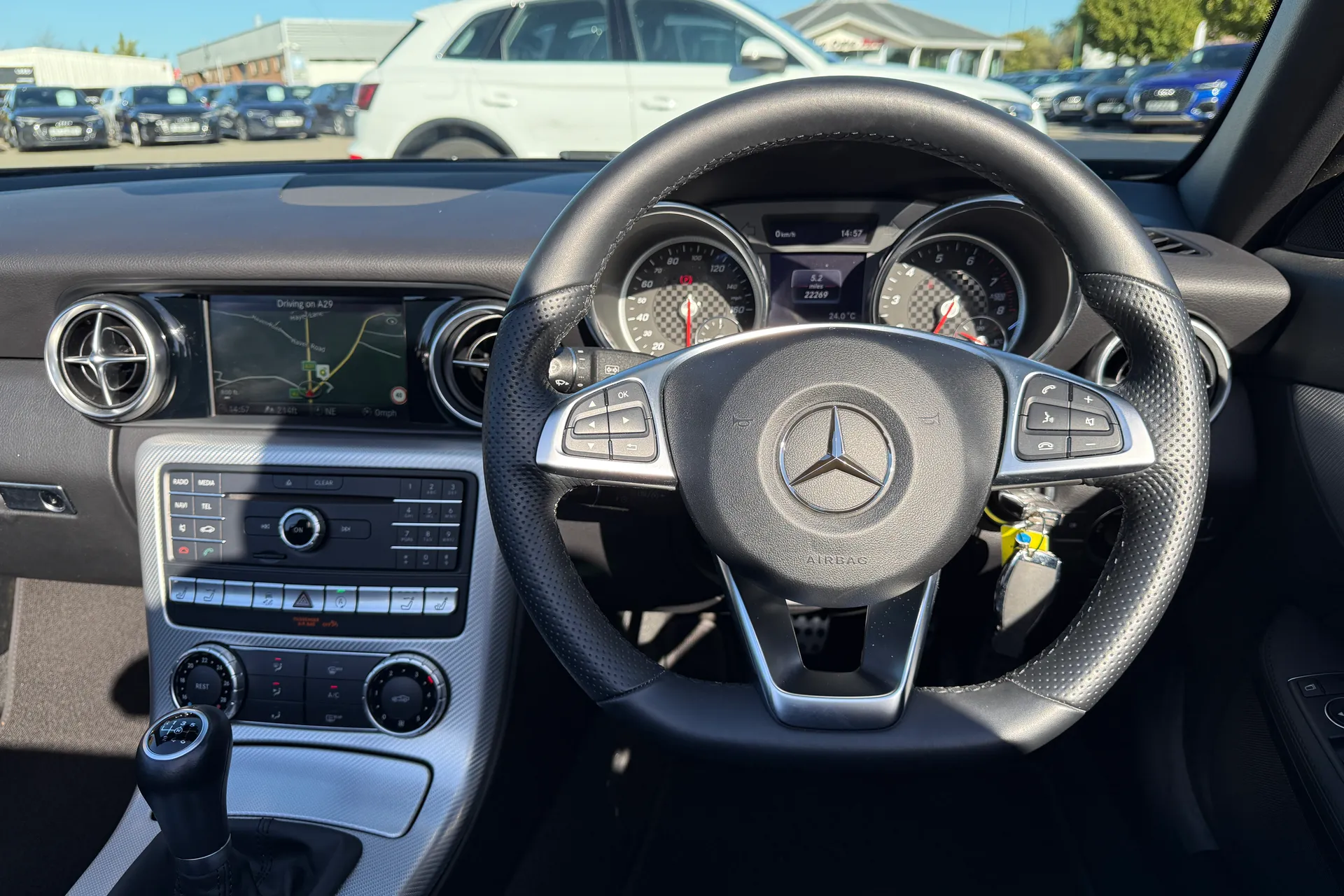 MERCEDES-BENZ SLC thumbnail image number 29