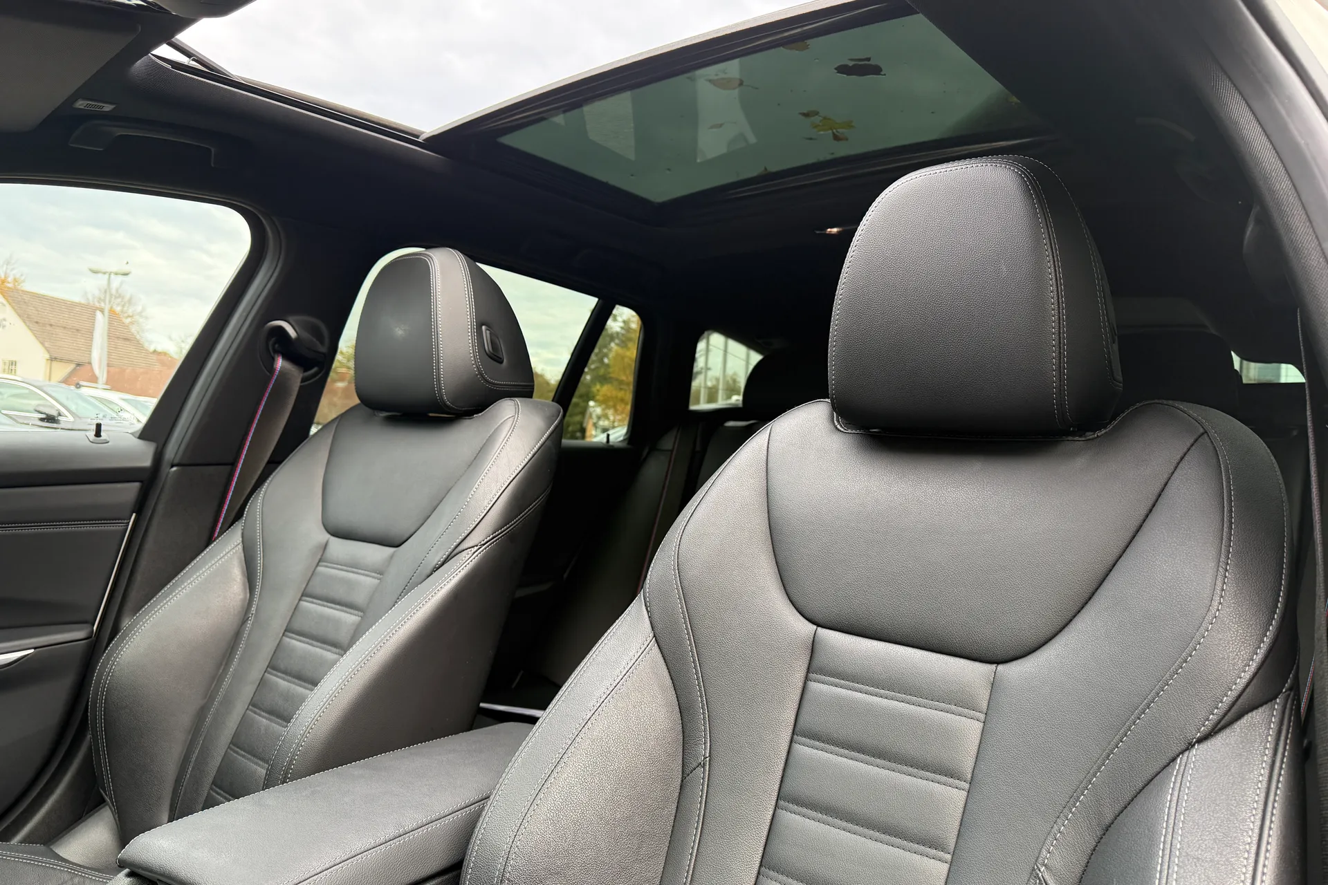 BMW 3 SERIES thumbnail image number 4