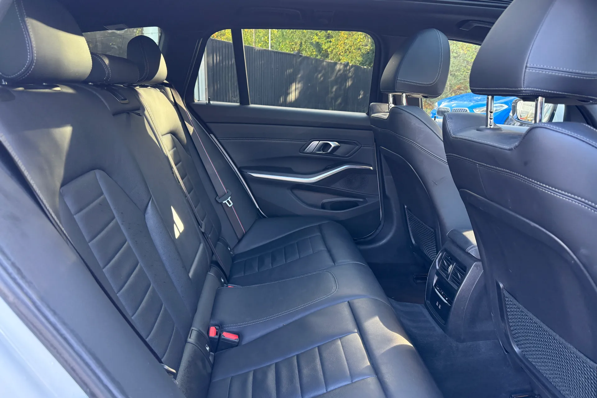 BMW 3 SERIES thumbnail image number 11