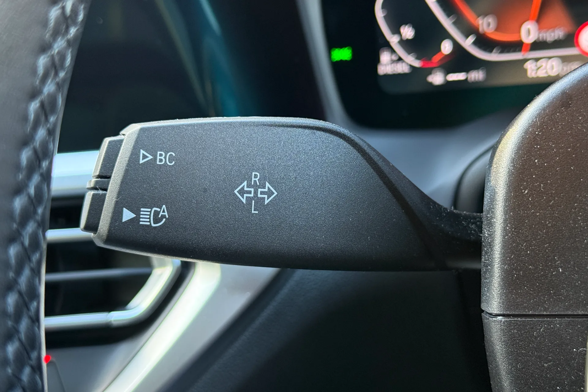 BMW 3 SERIES thumbnail image number 34