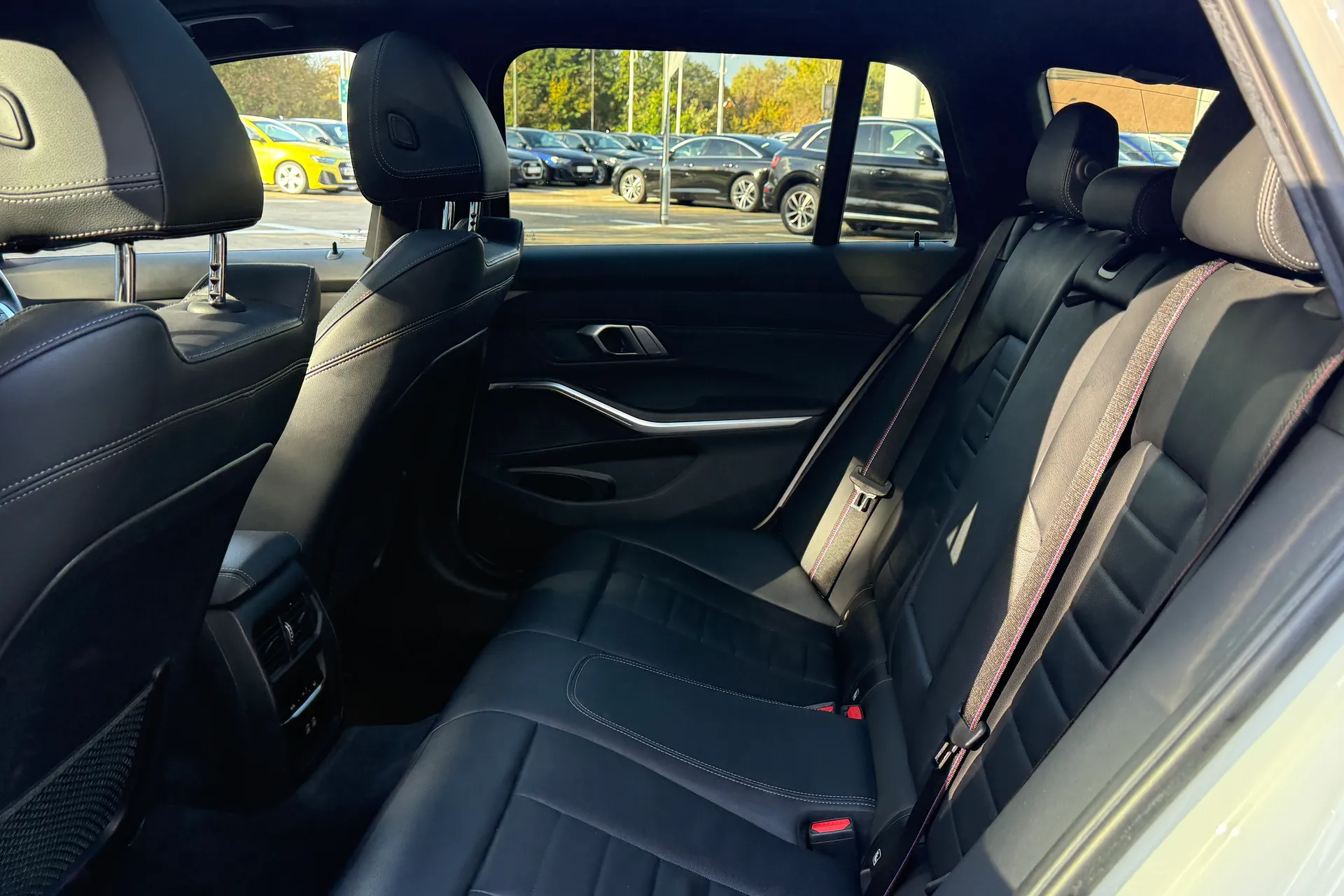 BMW 3 SERIES thumbnail image number 18