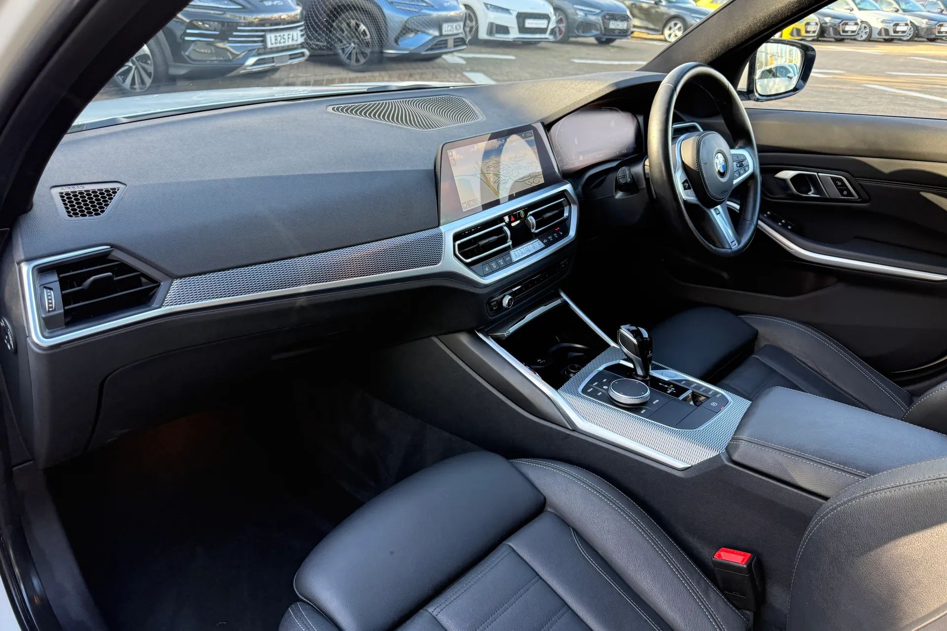 BMW 3 SERIES thumbnail image number 16